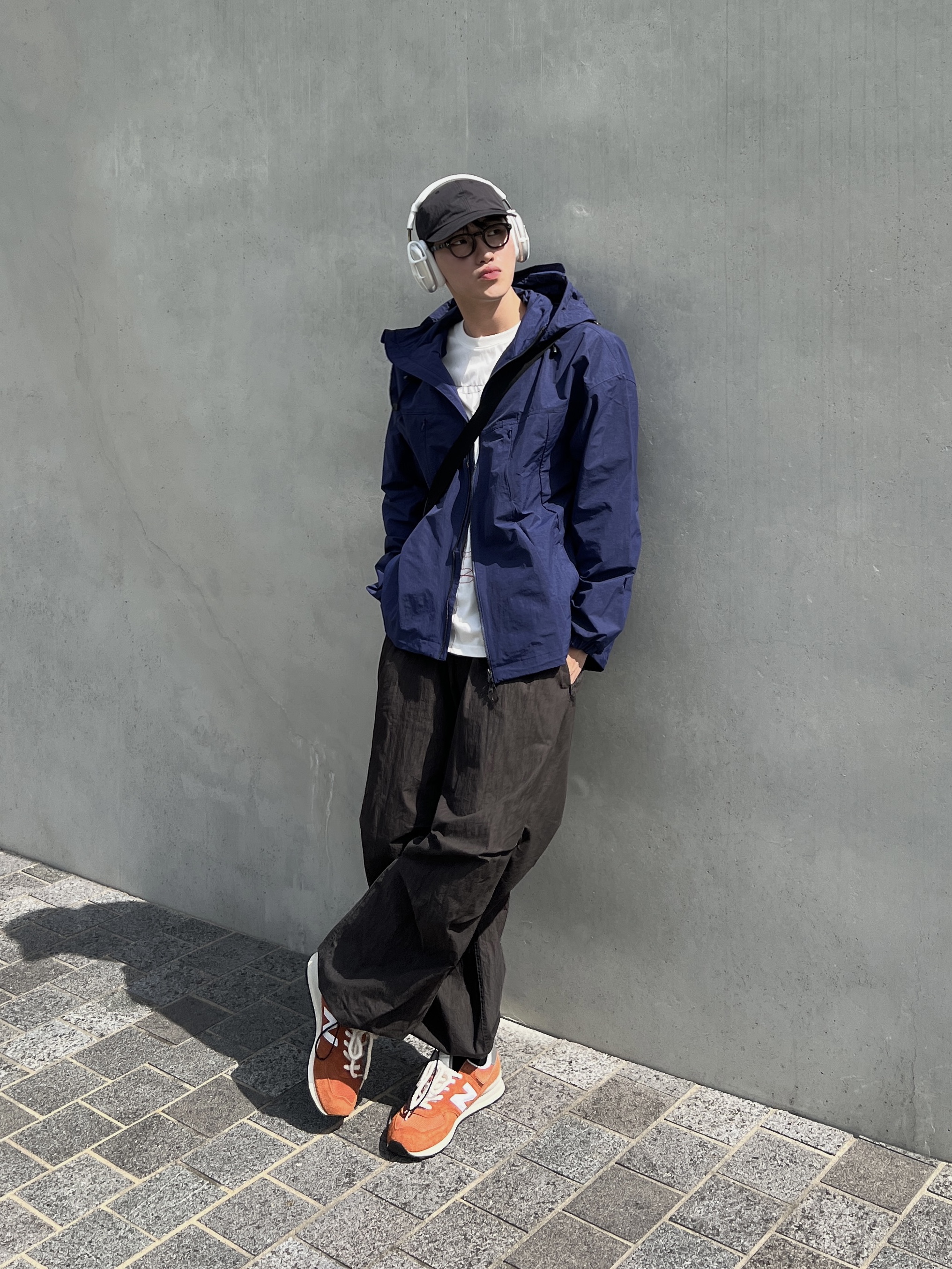 New Balance 574 Heritage Orange Burst White, Test Artifact Era Max 002 White 착용 스타일 - 1