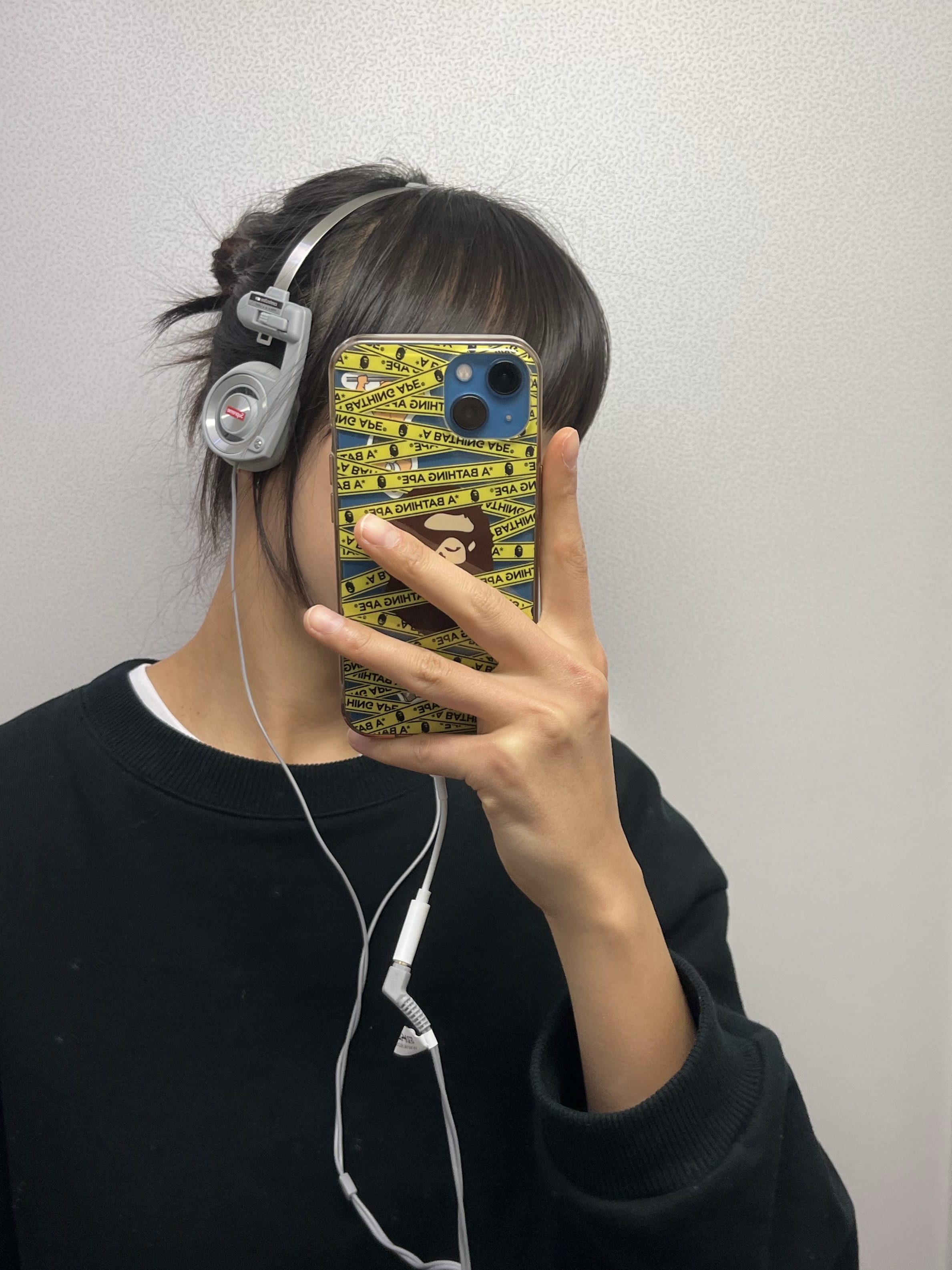 Supreme x Koss Portapro Headphones Silver - 23FW 착용 스타일