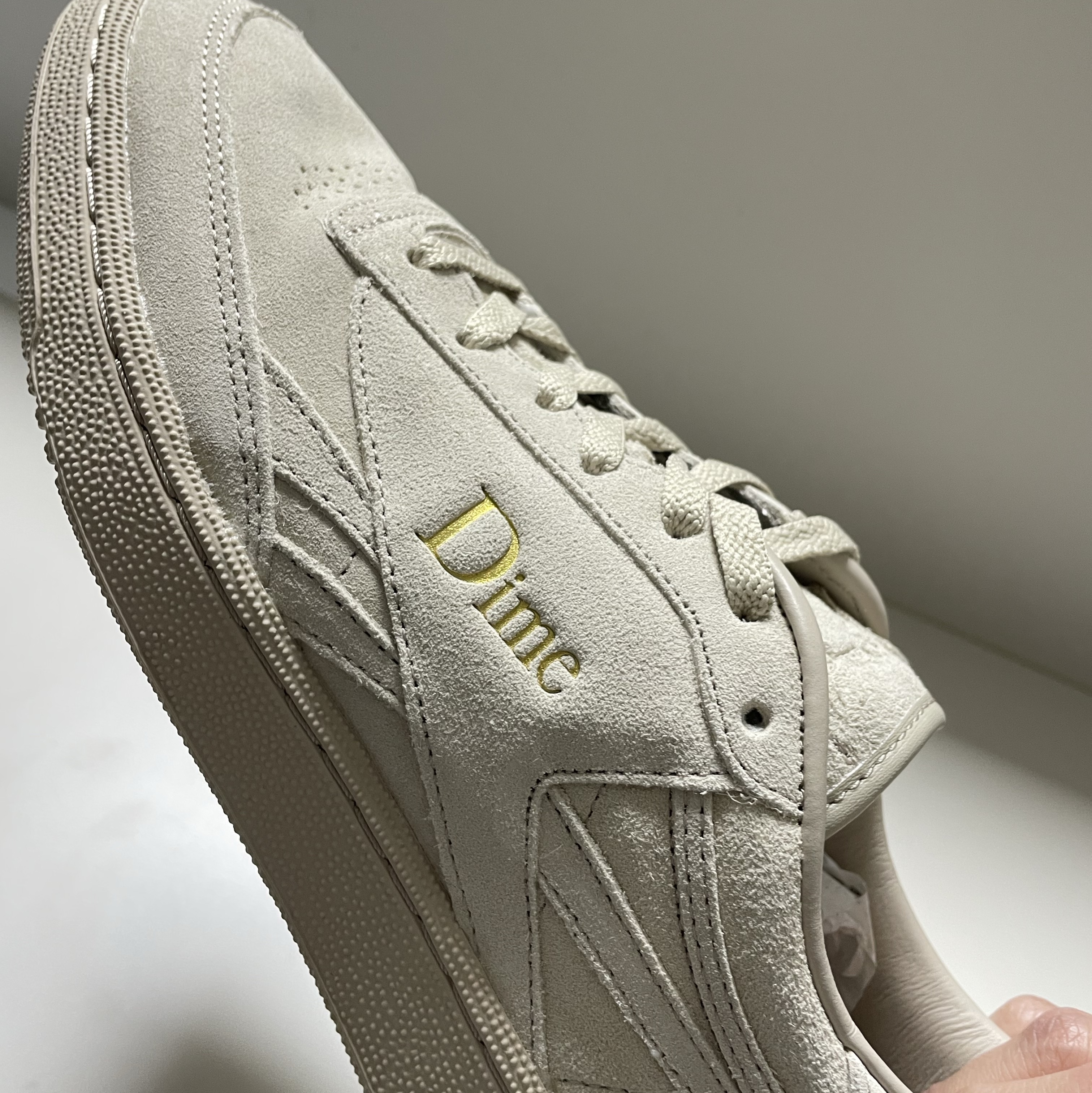 Reebok x Dime Club C Revenge Light Sand 착용 스타일