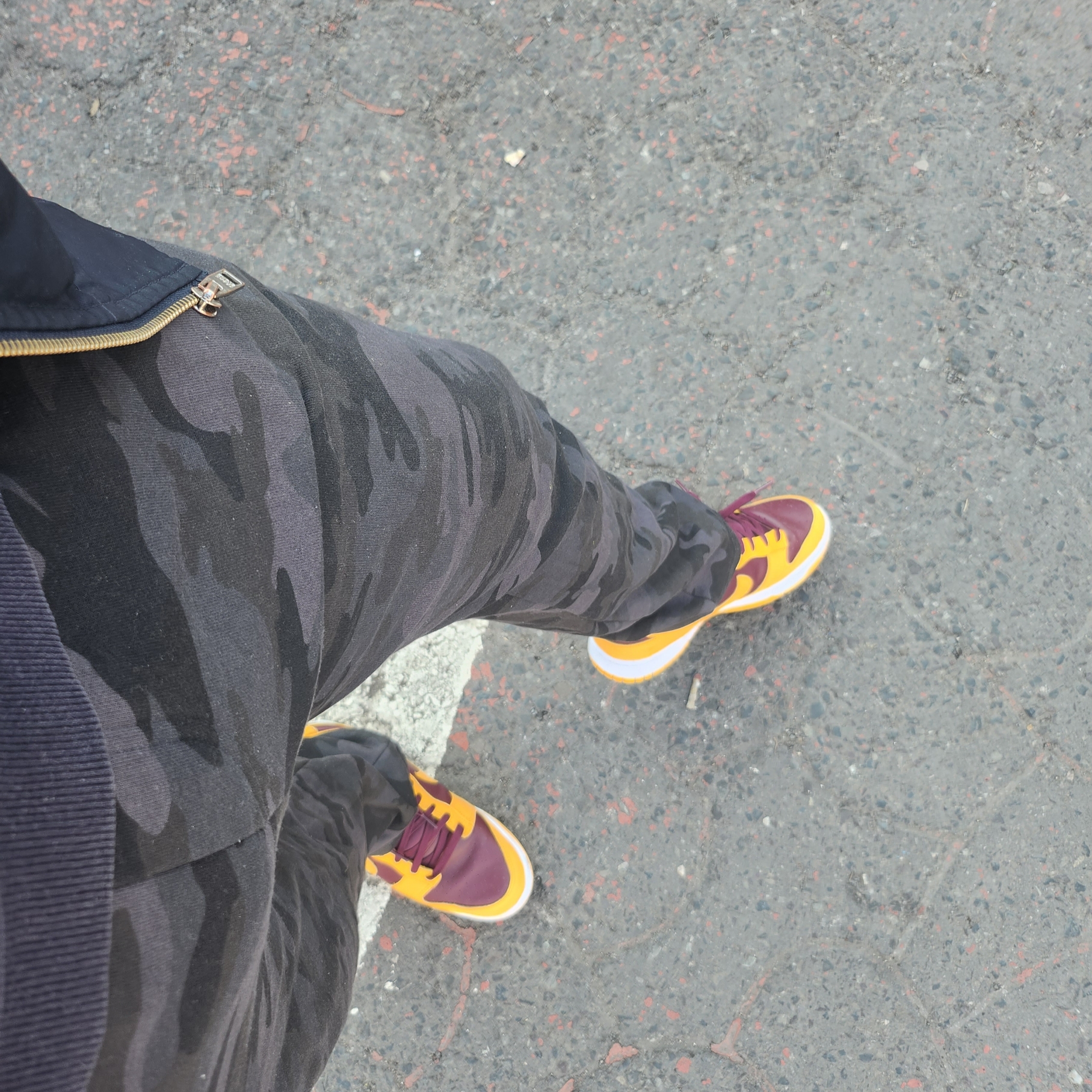 Nike Dunk Low Retro University Gold and Deep Maroon 착용 스타일