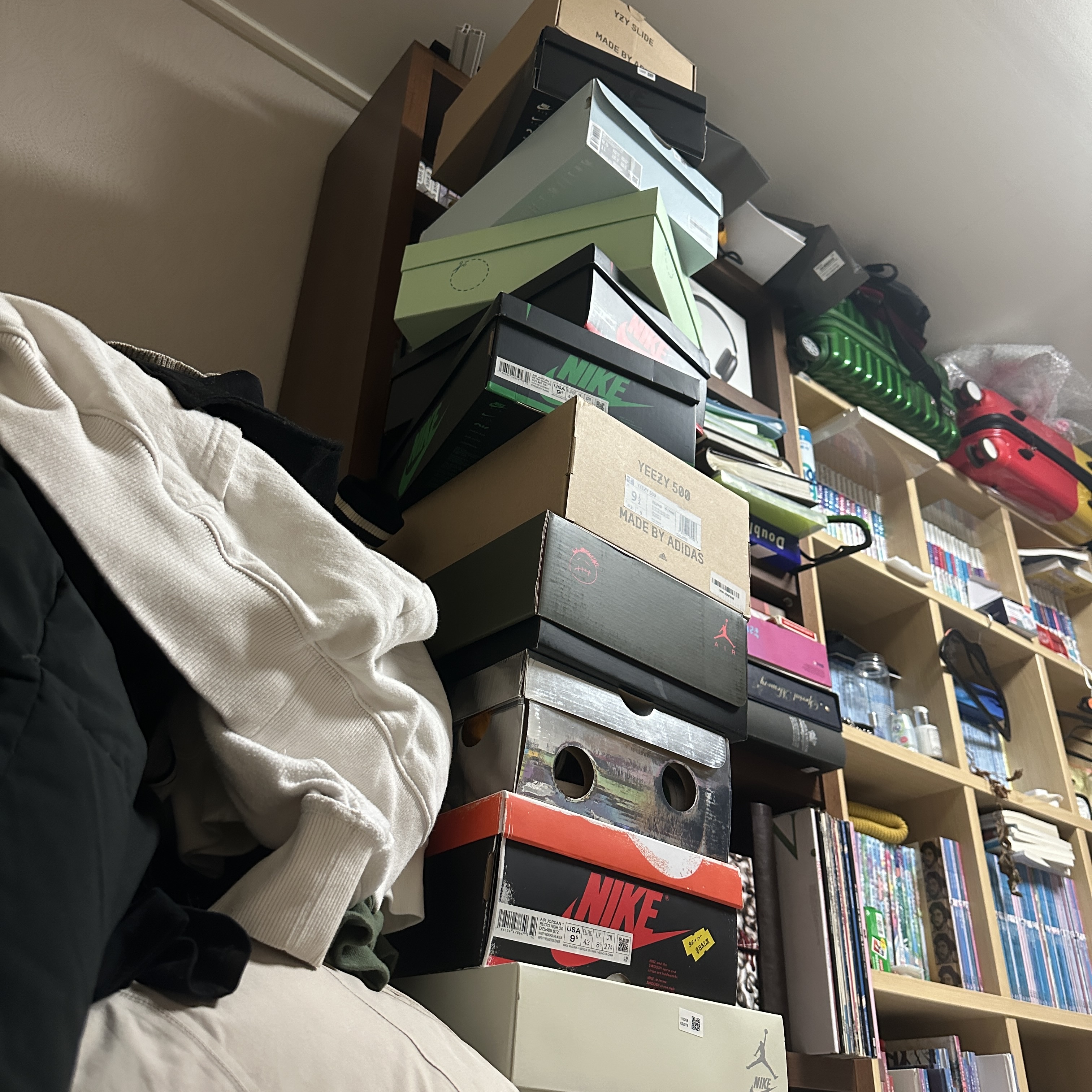 Jordan 1 x Travis Scott Retro Low OG SP Black Phantom, Nike x Drake Nocta Air Force 1 Low SP Certified Lover Boy White 착용 스타일