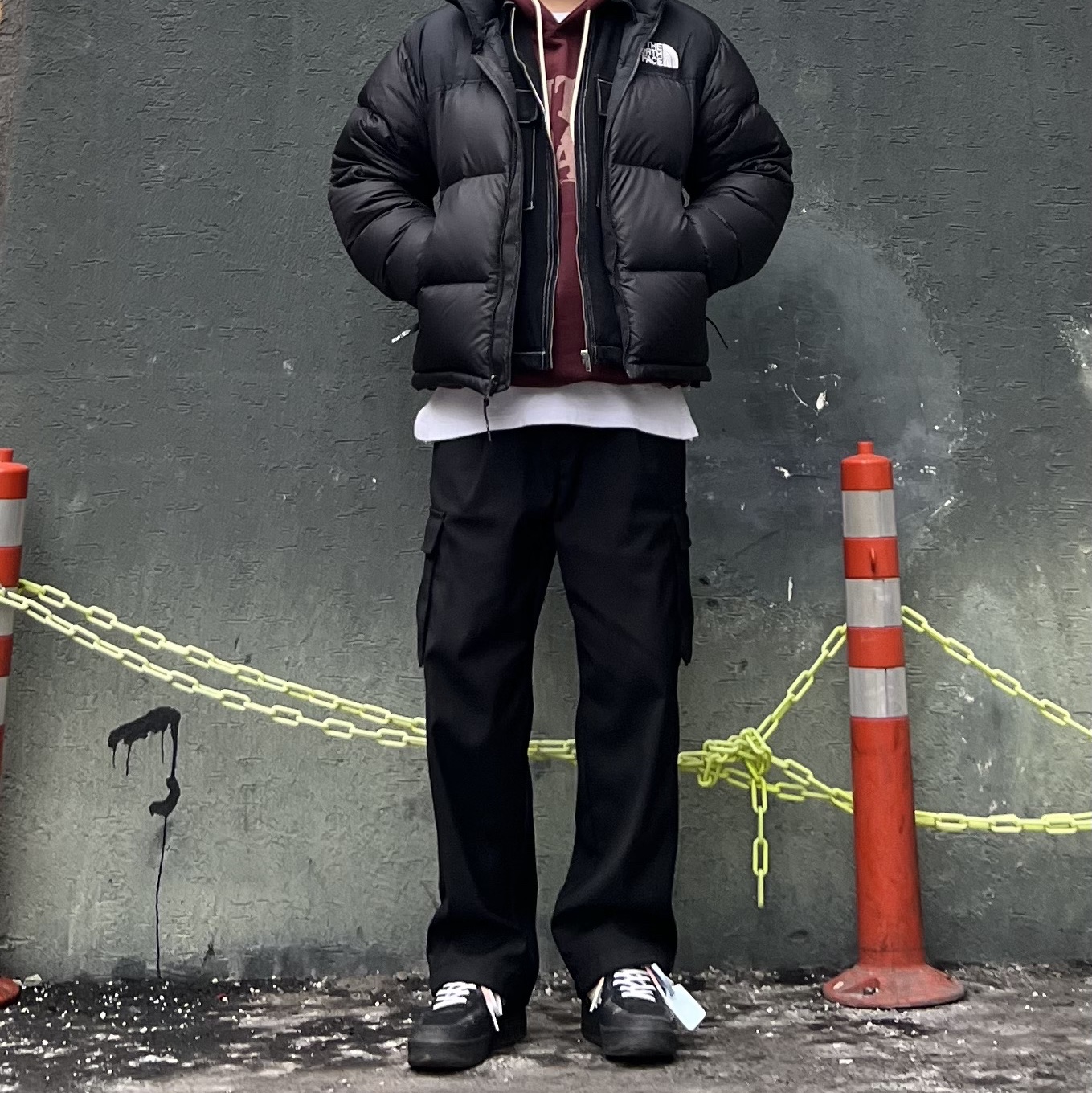 Nike x Off-White Air Force 1 Low Black White, The North Face 1996 Eco Nuptse Jacket Black 착용 스타일 - 1