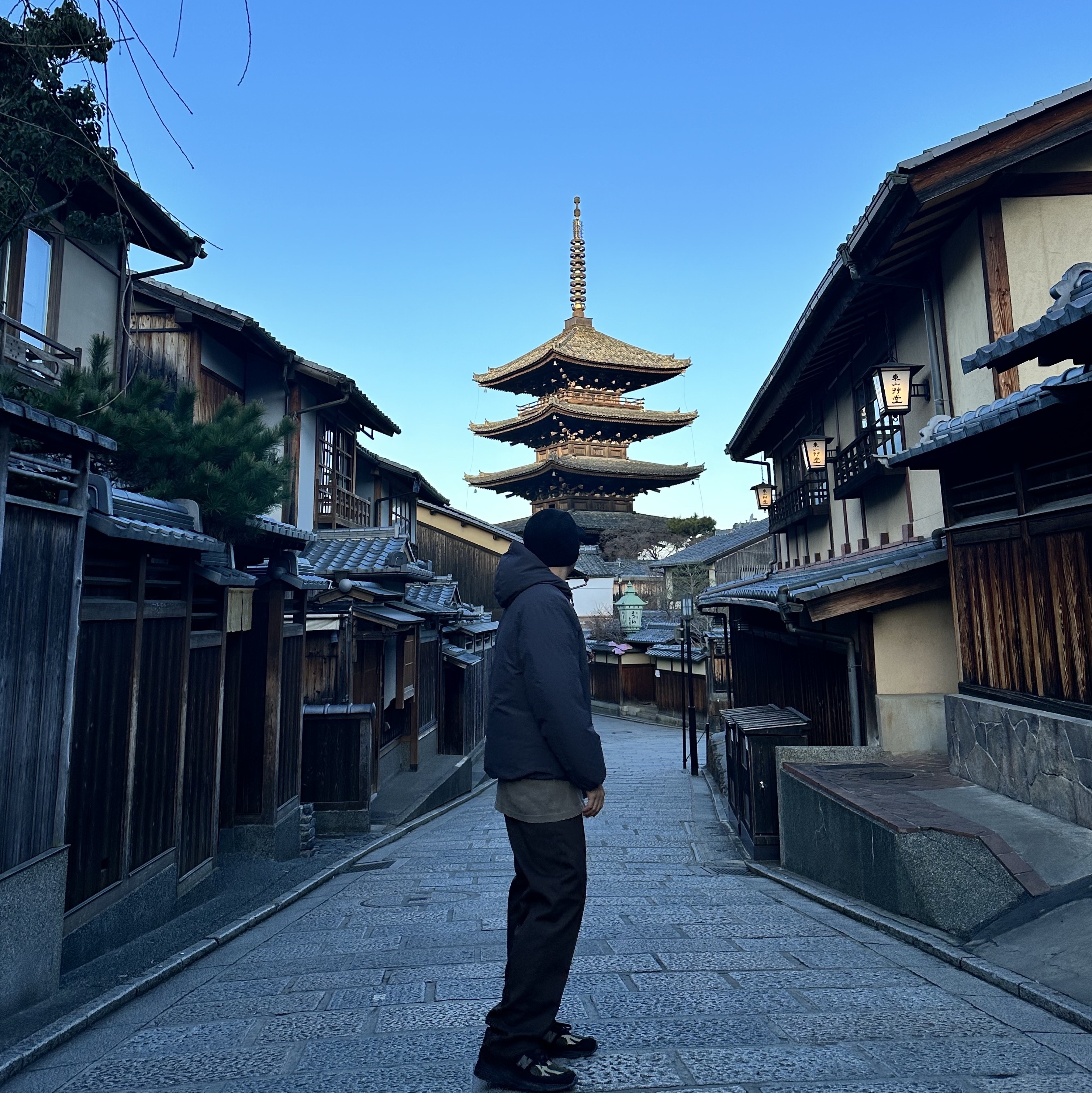 Maison Mihara Yasuhiro Blakey OG Sole Canvas Low-top Sneakers Black Black, Carhartt WIP Organic Cotton Dearborn Canvas OG Detroit Jacket Deep Hamilton Brown Aged Canvas - Winter 착용 스타일 - 5