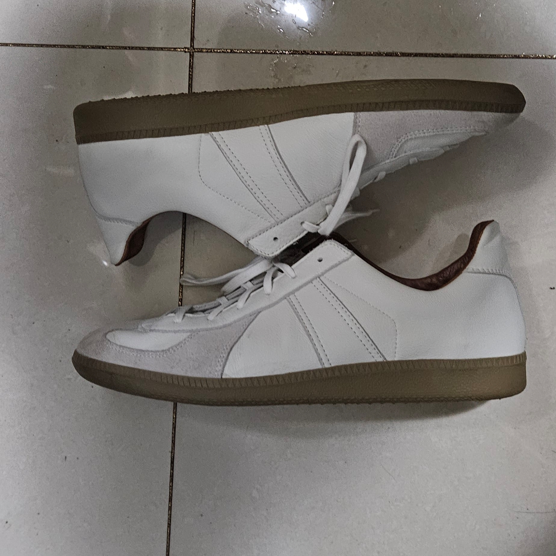 Reproduction of Found German Military Trainer 1700L White 착용 스타일
