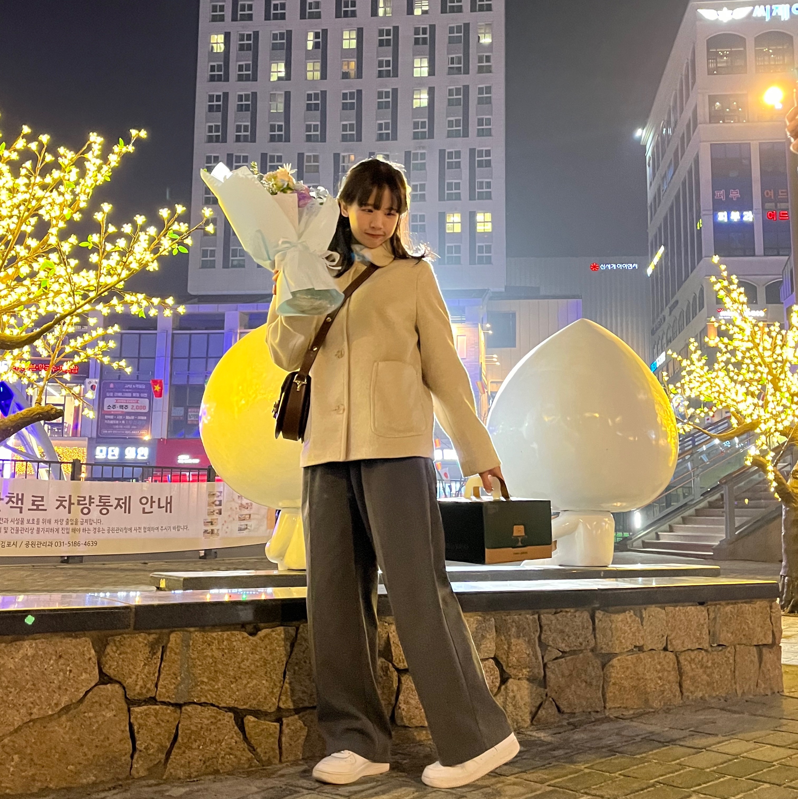 Gucci Horsebit 1955 Mini Rounded Bag GG Supreme, (W) Nike Air Force 1 '07 Low White 착용 스타일 - 3