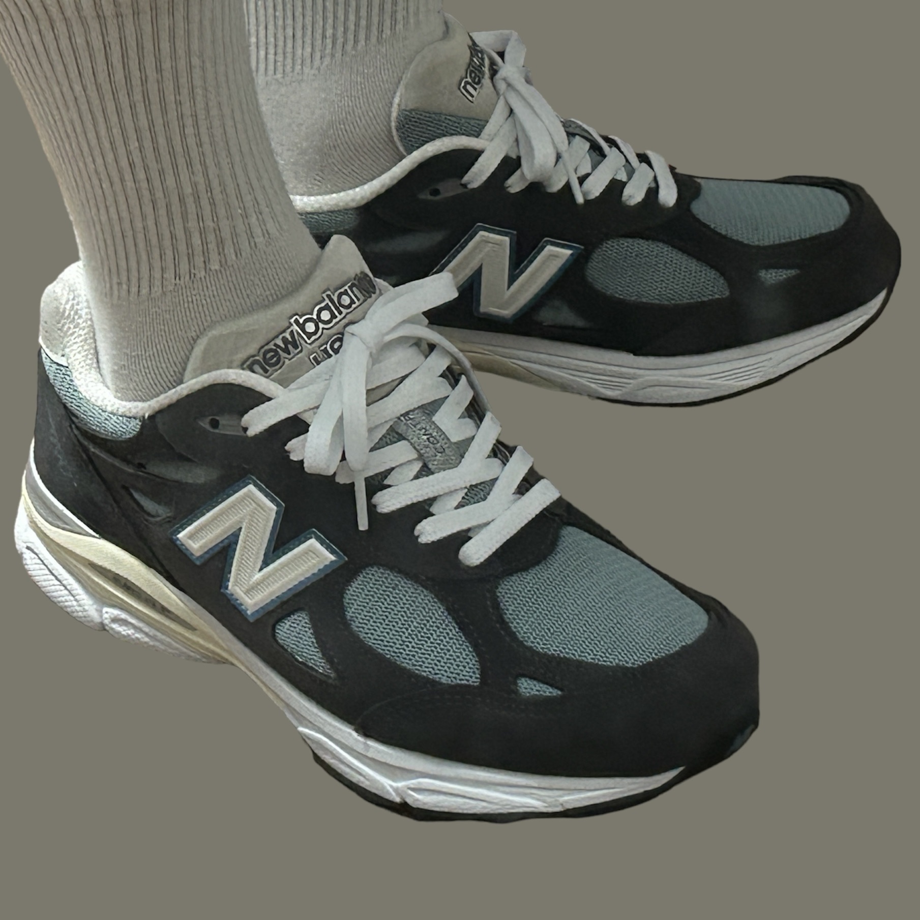 New Balance x Kith 990v3 Made in USA Steel Blue Grey 착용 스타일