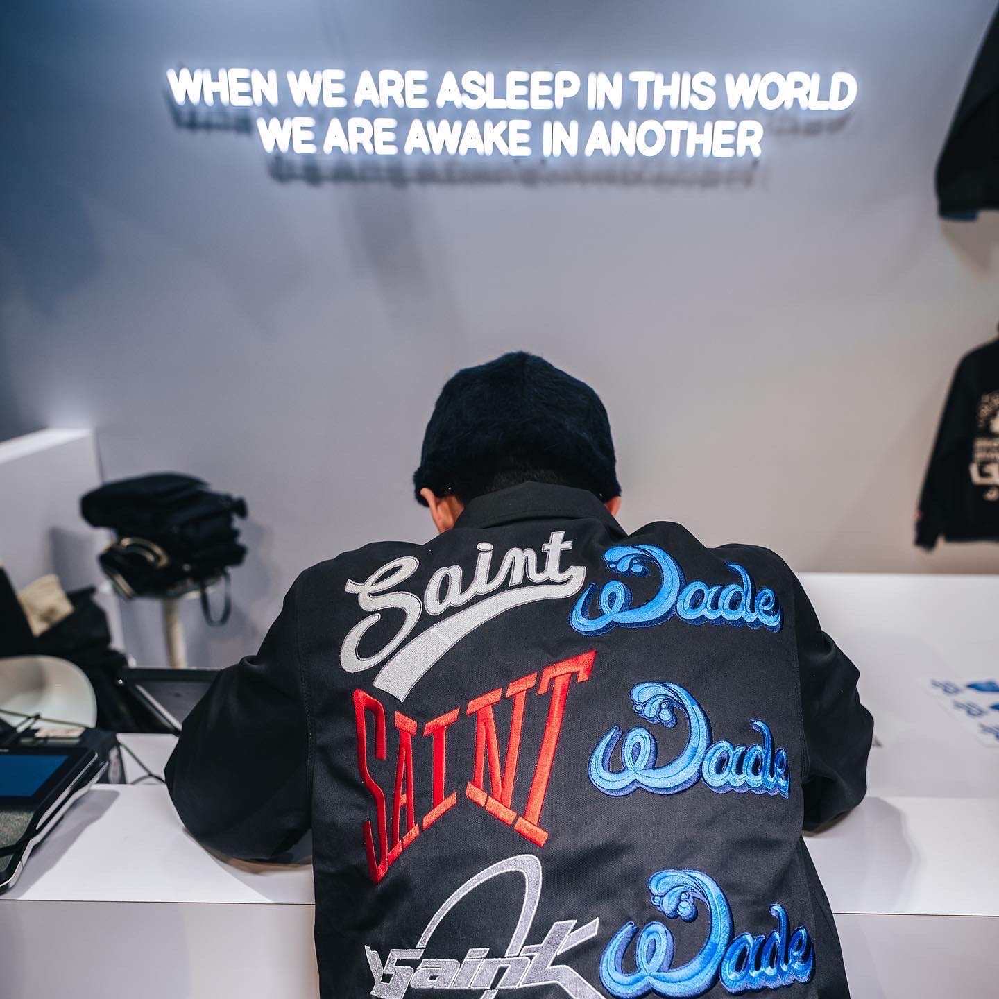 Saint Mxxxxxx x Wade Exclusive Nubian St Wade Jacket Black 착용 스타일