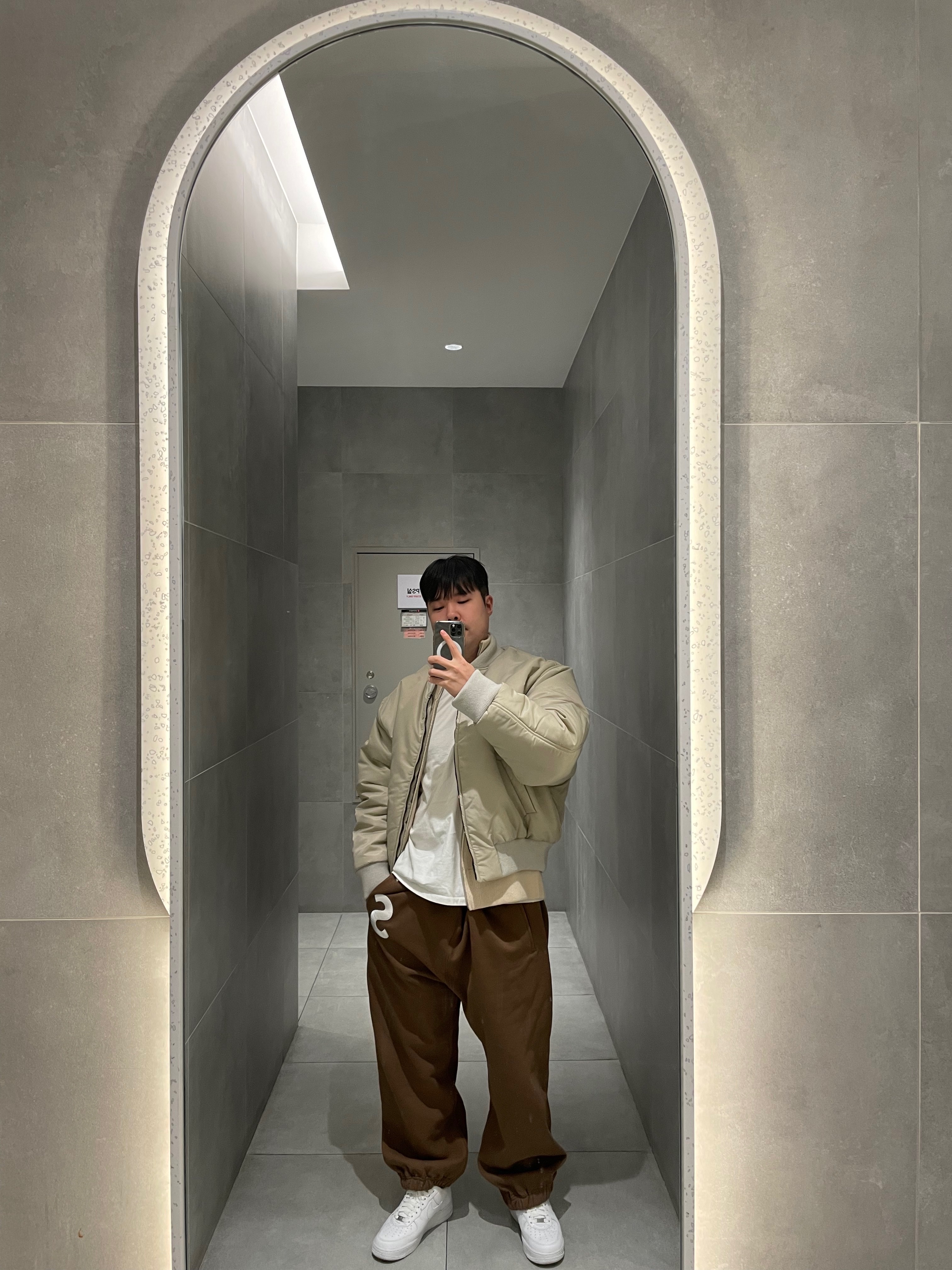 Supreme x Bless Sweatpant Jean Brown - 23FW, Nike x Supreme Air Force 1 Low White 착용 스타일 - 1