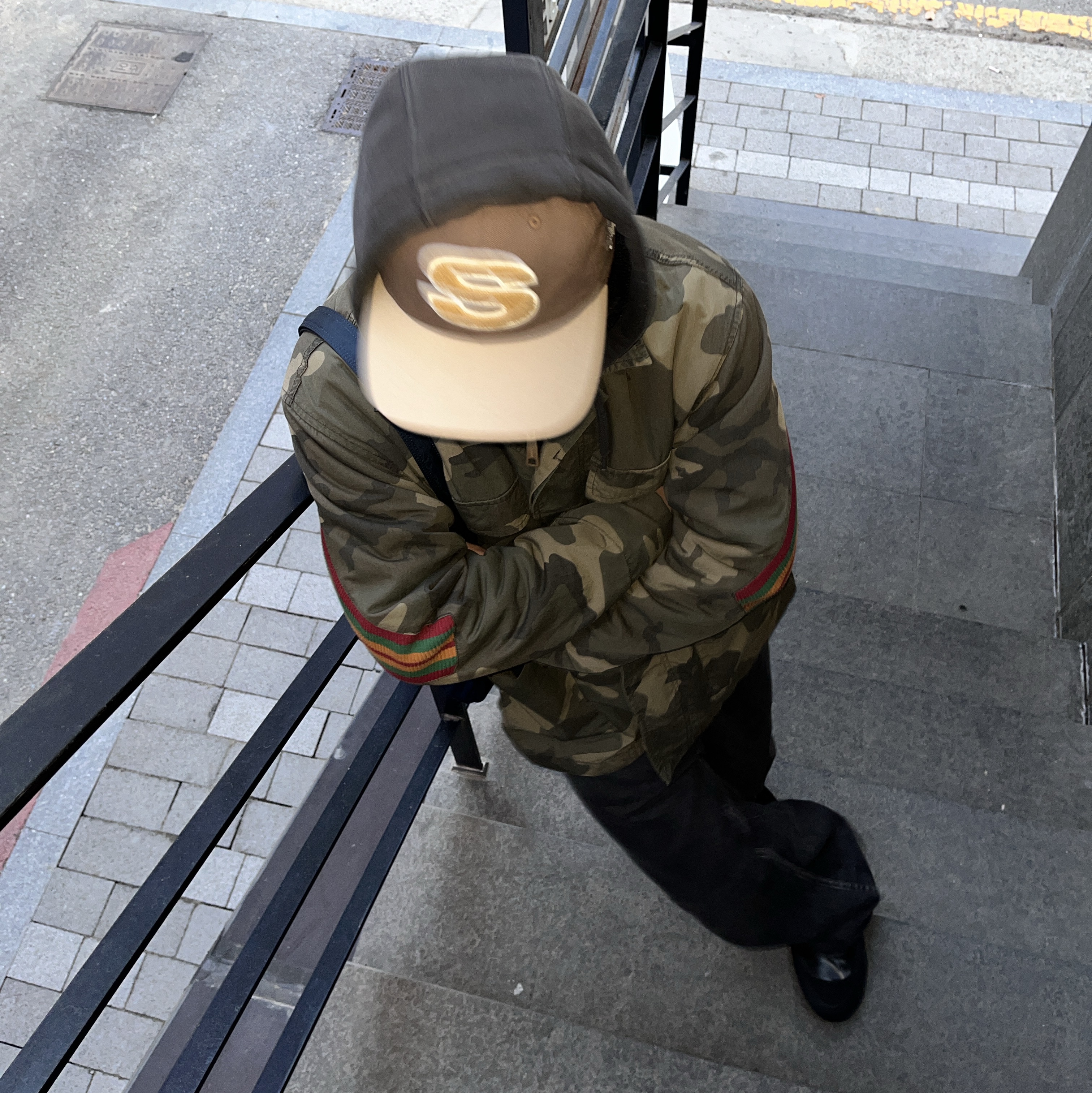 Stussy Chenille S Low Pro Cap Brown 착용 스타일 - 2