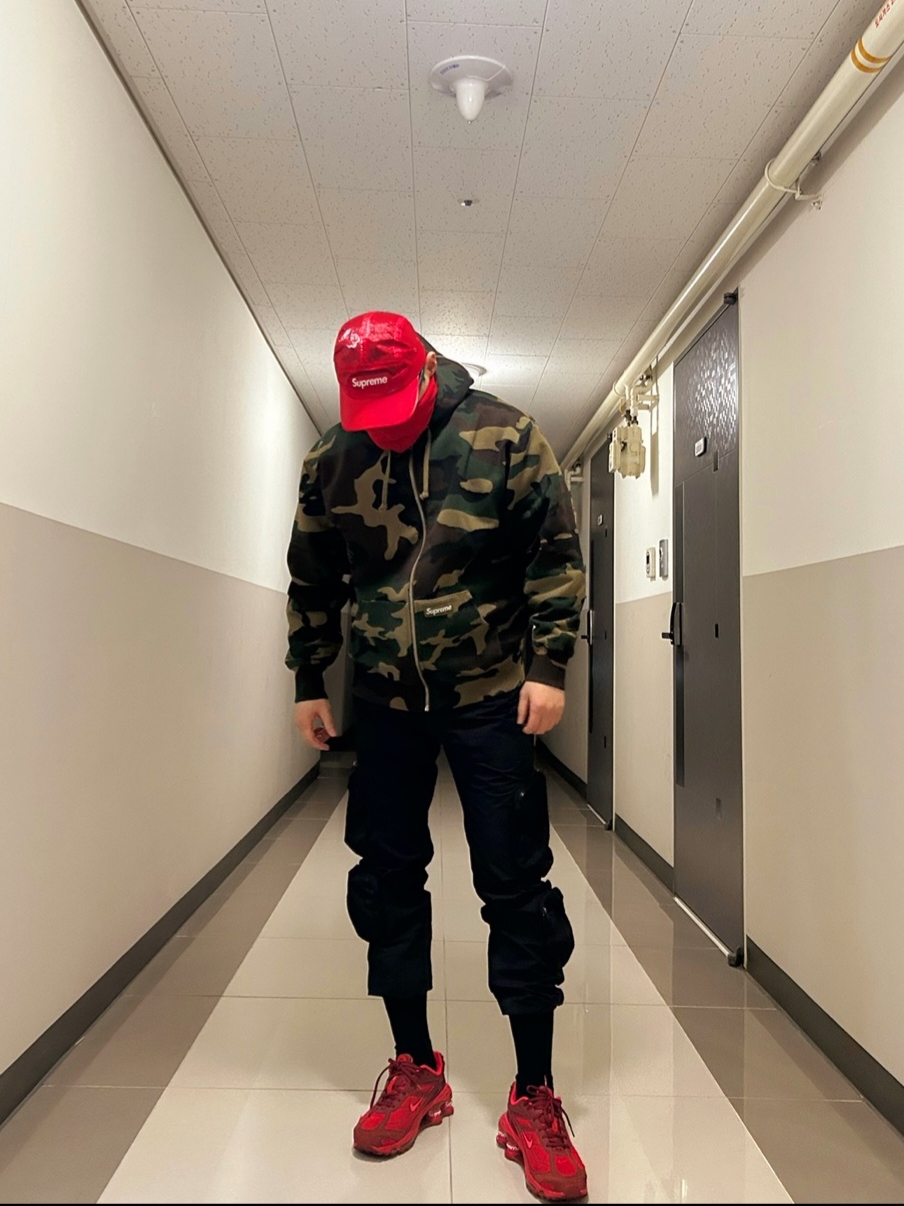 Supreme Double Hood Facemask Zip Up Hooded Sweatshirt Woodland Camo - 22FW, Supreme Gloss Ripstop Camp Cap Red - 23FW 착용 스타일 - 3
