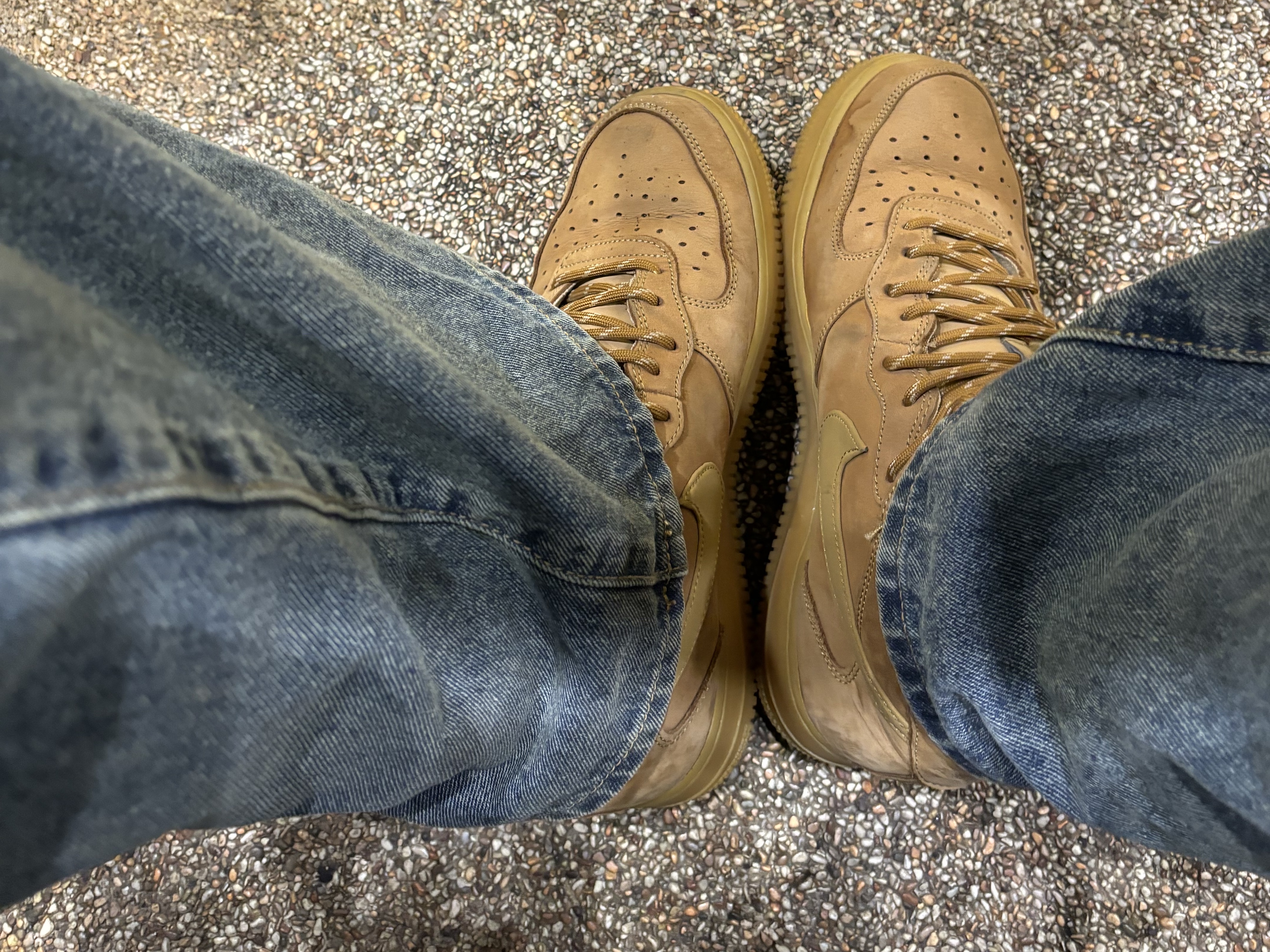 Nike Air Force 1 Mid '07 WB Flax 착용 스타일