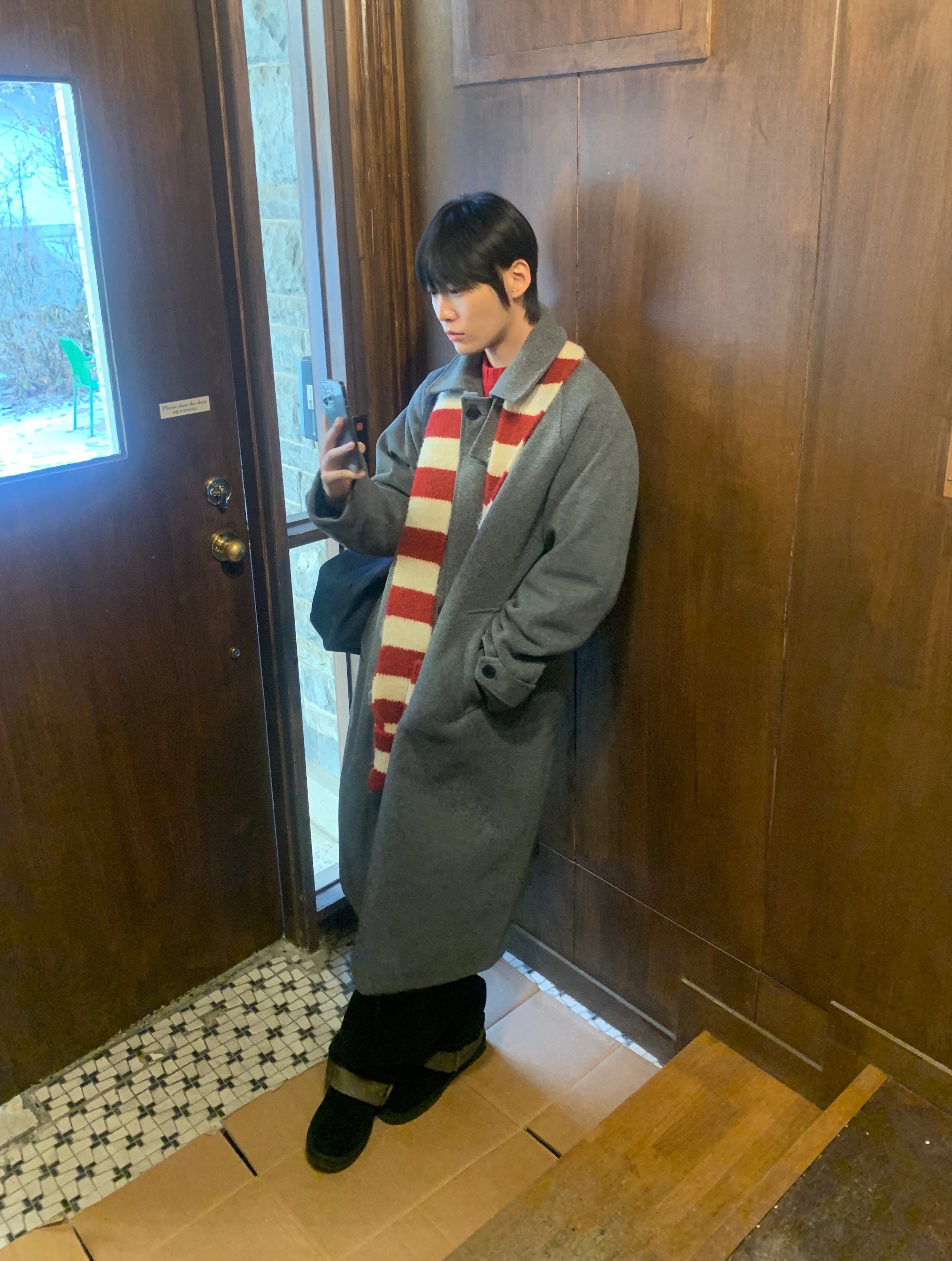 A.P.C. Daniela Shopping Bag Indigo 착용 스타일 - 2