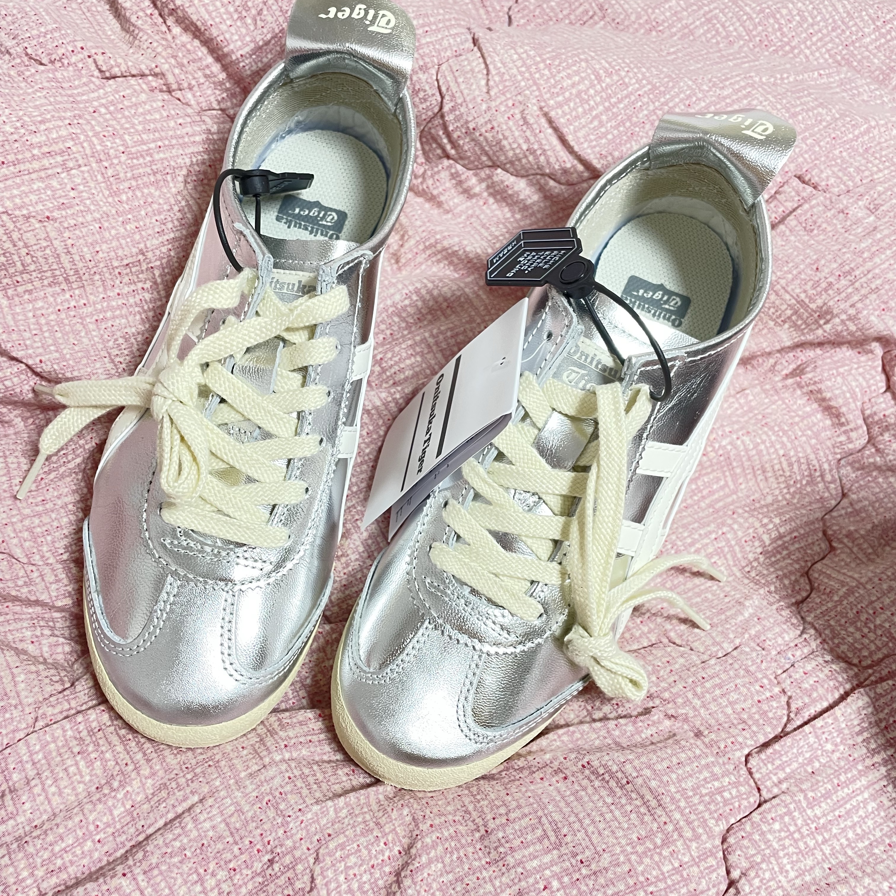 Onitsuka Tiger Mexico 66 White Silver 착용 스타일