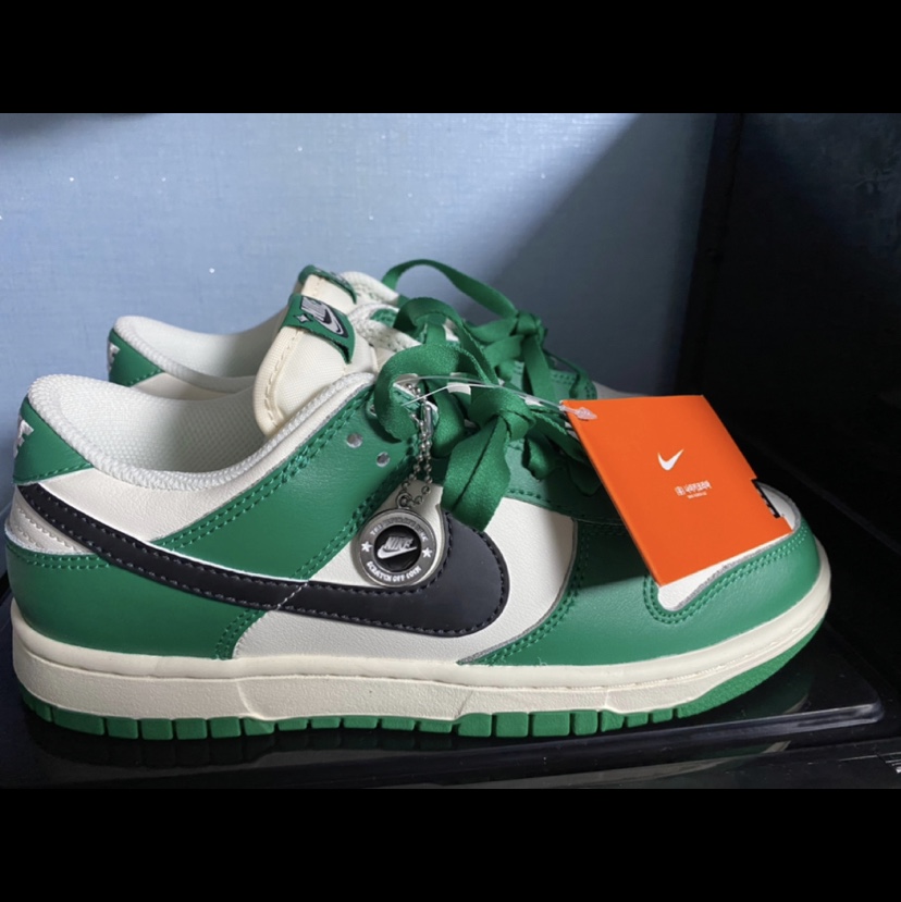(W) Nike Dunk Low Vintage Green 착용 스타일