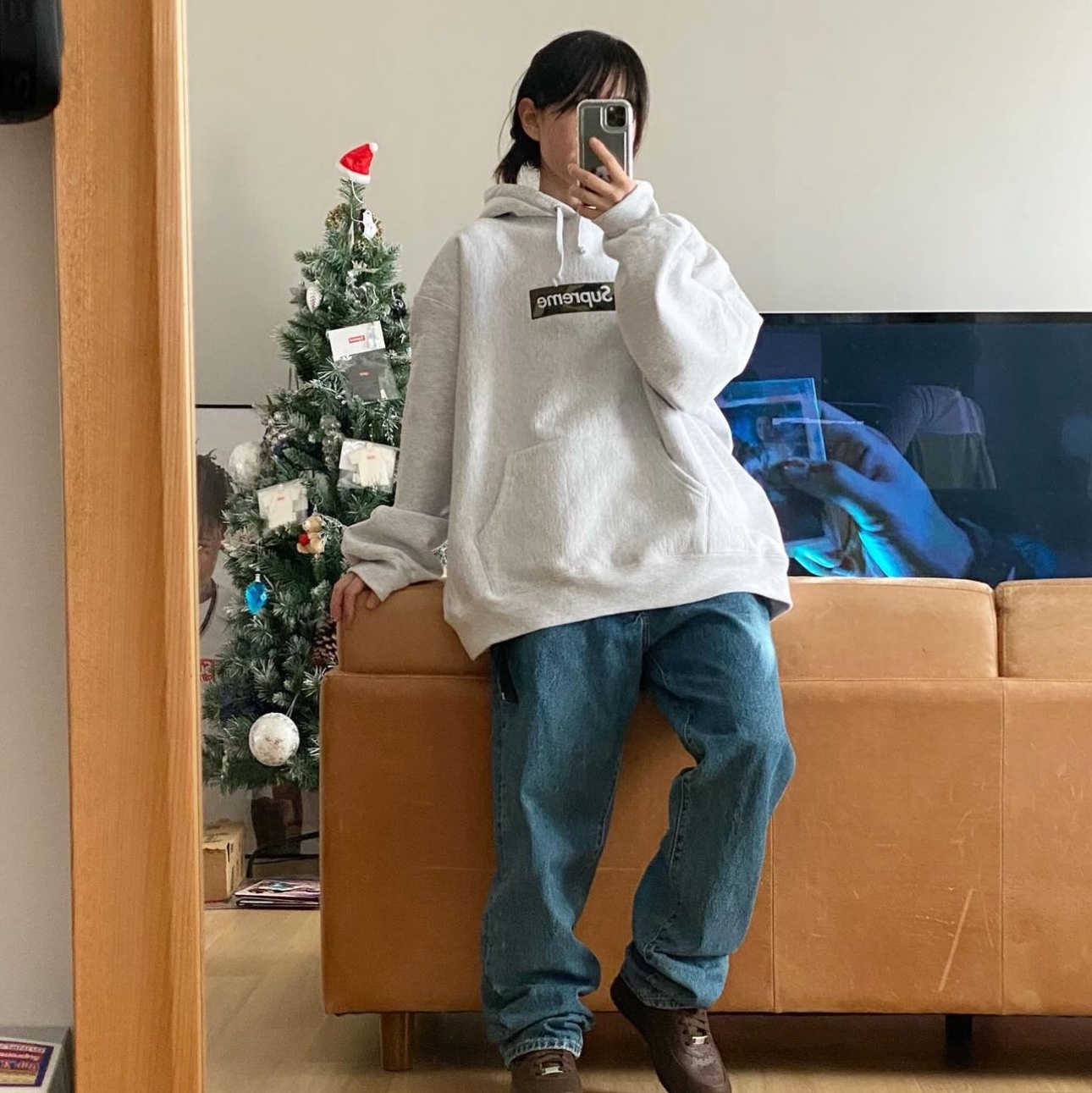 Supreme Box Logo Hooded Sweatshirt Black - 23FW, Supreme Box Logo Hooded Sweatshirt Red - 23FW 착용 스타일 - 9
