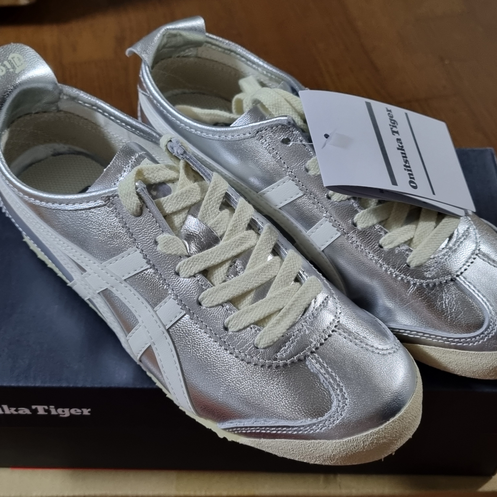 Onitsuka Tiger Mexico 66 White Silver 착용 스타일 - 2