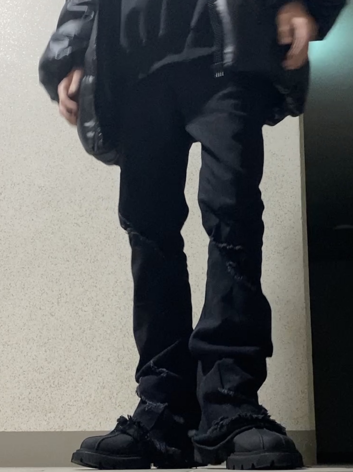 Undermycar Crewgu Double Layered Flared Jeans Moonless Night - 23FW, Undermycar x Emostanceclub Deremo Double Logo Oversized Hoodie Toreador - 23FW 착용 스타일 - 1