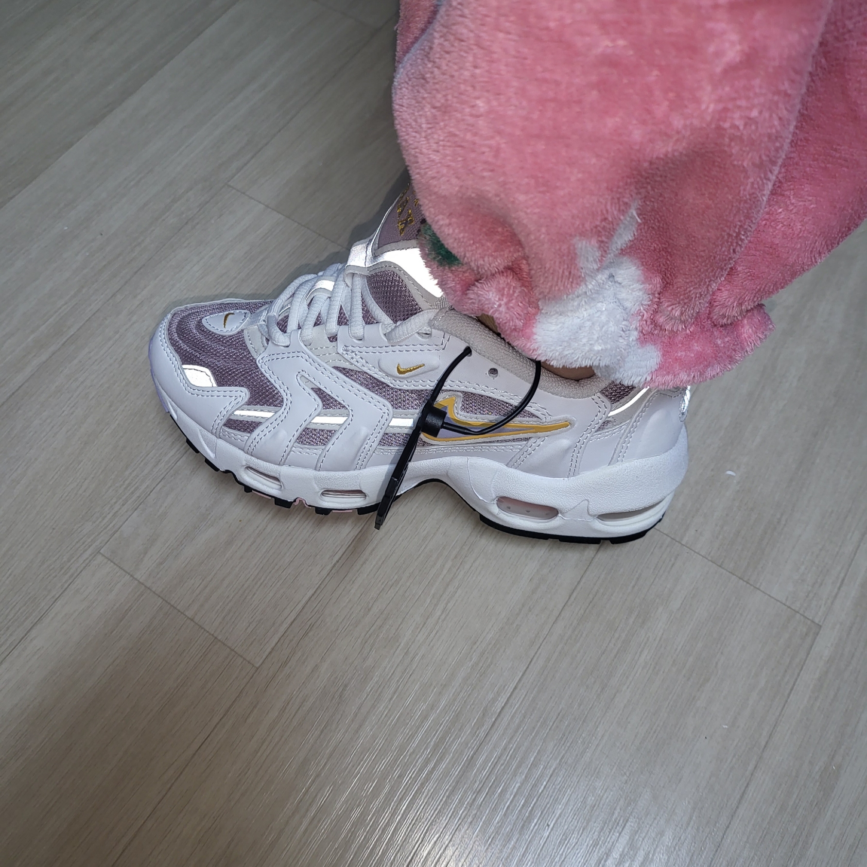 (W) Nike Air Max 96 II White Purple Dawn 착용 스타일 - 3
