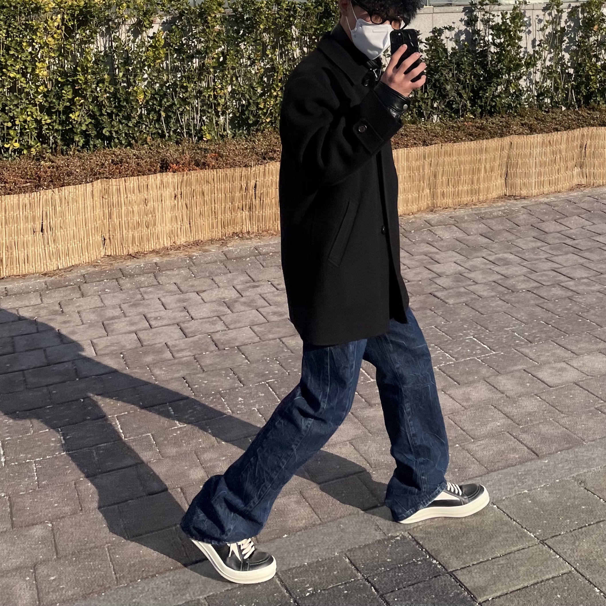 Rick Owens Vintage Sneakers Black 착용 스타일 - 2