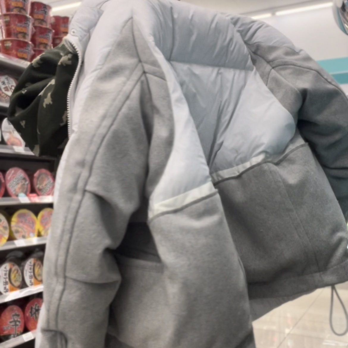 Nike x Sacai NRG Parka Pure Platinum 착용 스타일 - 4