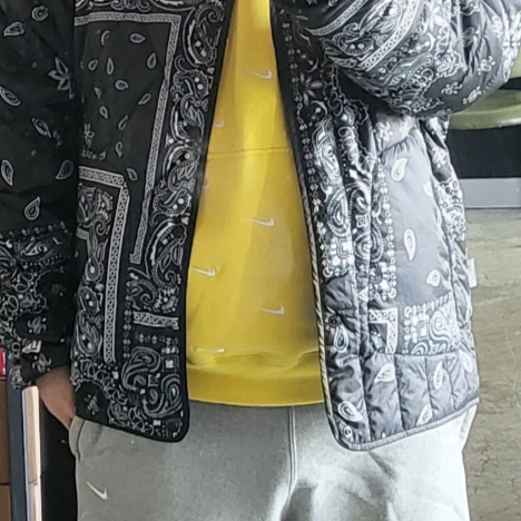 Nike NRG Swoosh Logo Hoodie Chrome Yellow, Nike NRG Solo Swoosh Fleece Pants Dark Grey Heather - Asia 착용 스타일