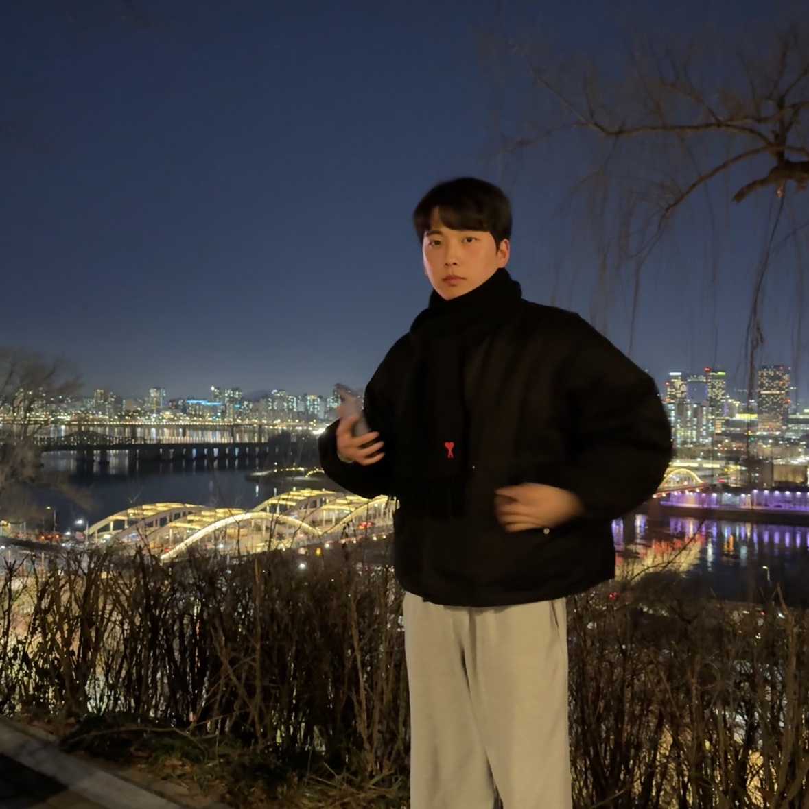 아미 스몰 하트 로고 클래식 머플러 블랙, 나이키 x 슈프림 에어포스 1 로우 화이트 착용 스타일 - 1
