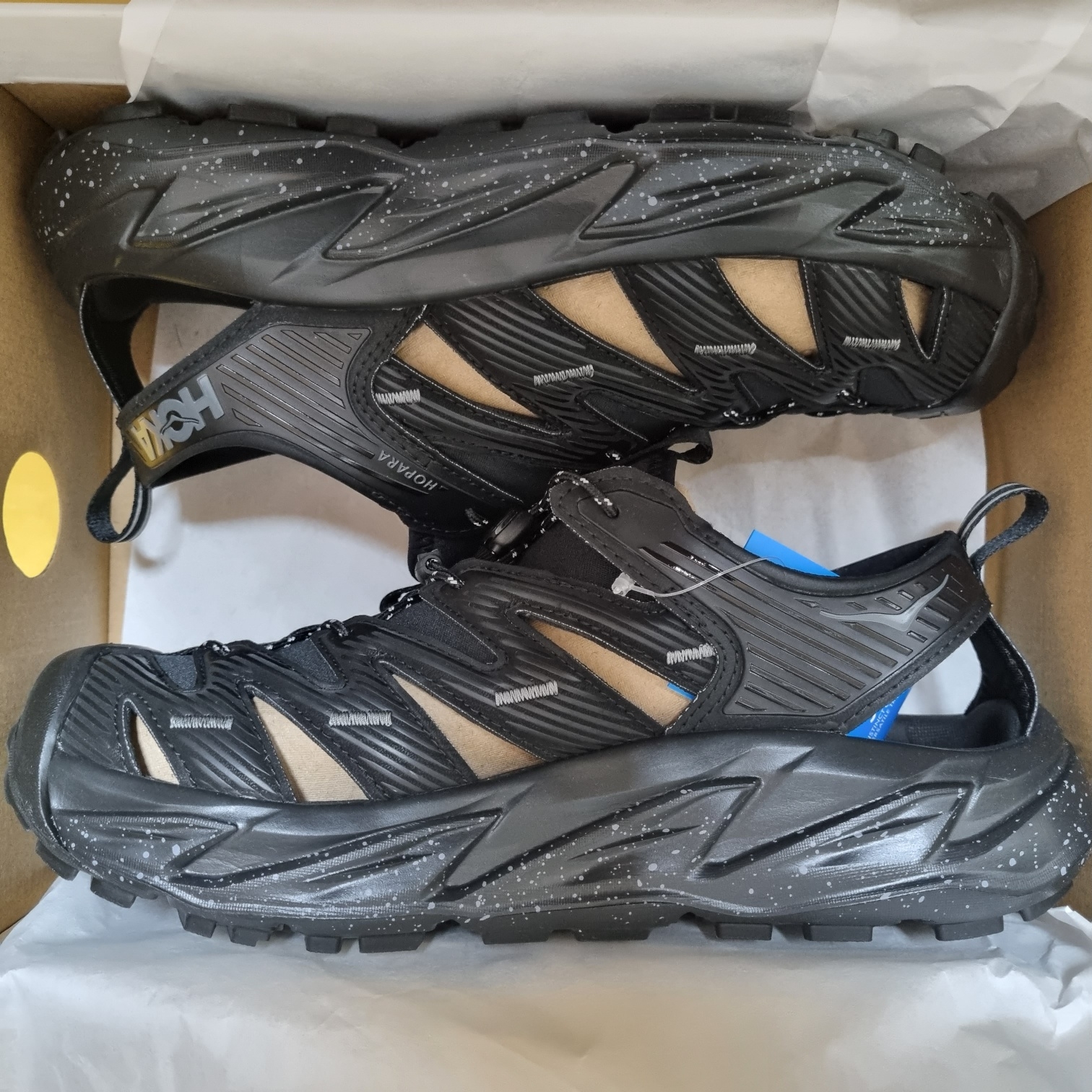 Hoka Hopara Black Castlerock - 24SS 착용 스타일