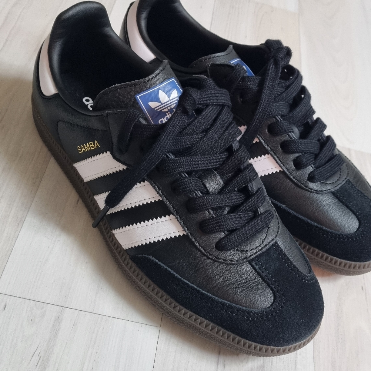 Adidas Samba OG Black White Gum 착용 스타일