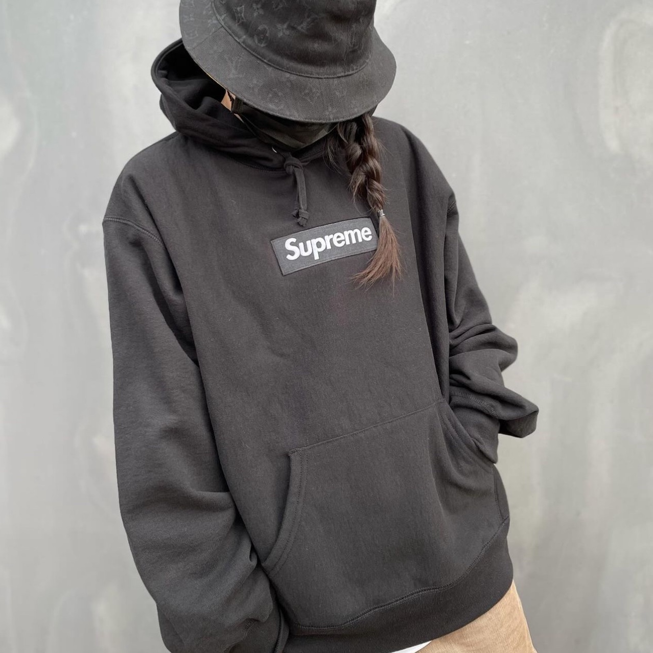 Supreme Box Logo Hooded Sweatshirt Black - 23FW, Supreme Box Logo Hooded Sweatshirt Red - 23FW 착용 스타일 - 1