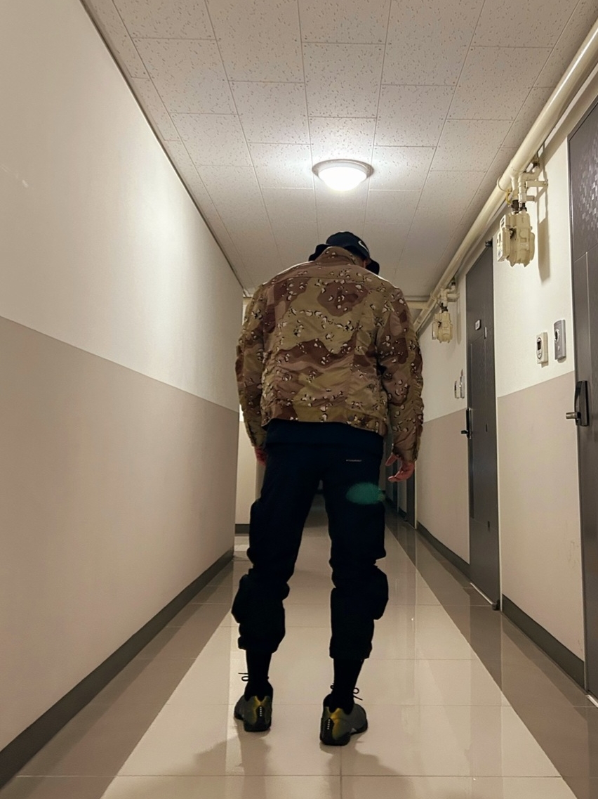 Supreme x Levi's Nylon Trucker Jacket Chocolate Chip Camo - 19FW, Nike x Supreme Air zoom Courtposite SP Metallic Gold Black 착용 스타일 - 4