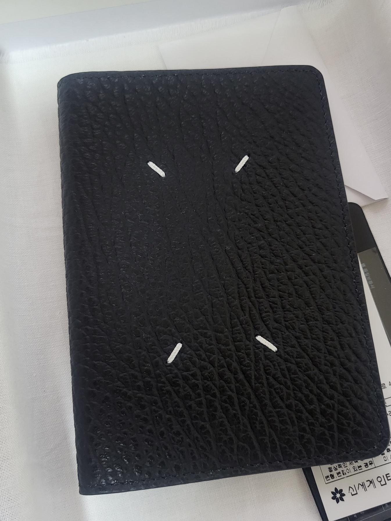 Maison Margiela Four Stitches Document Holder Black 착용 스타일