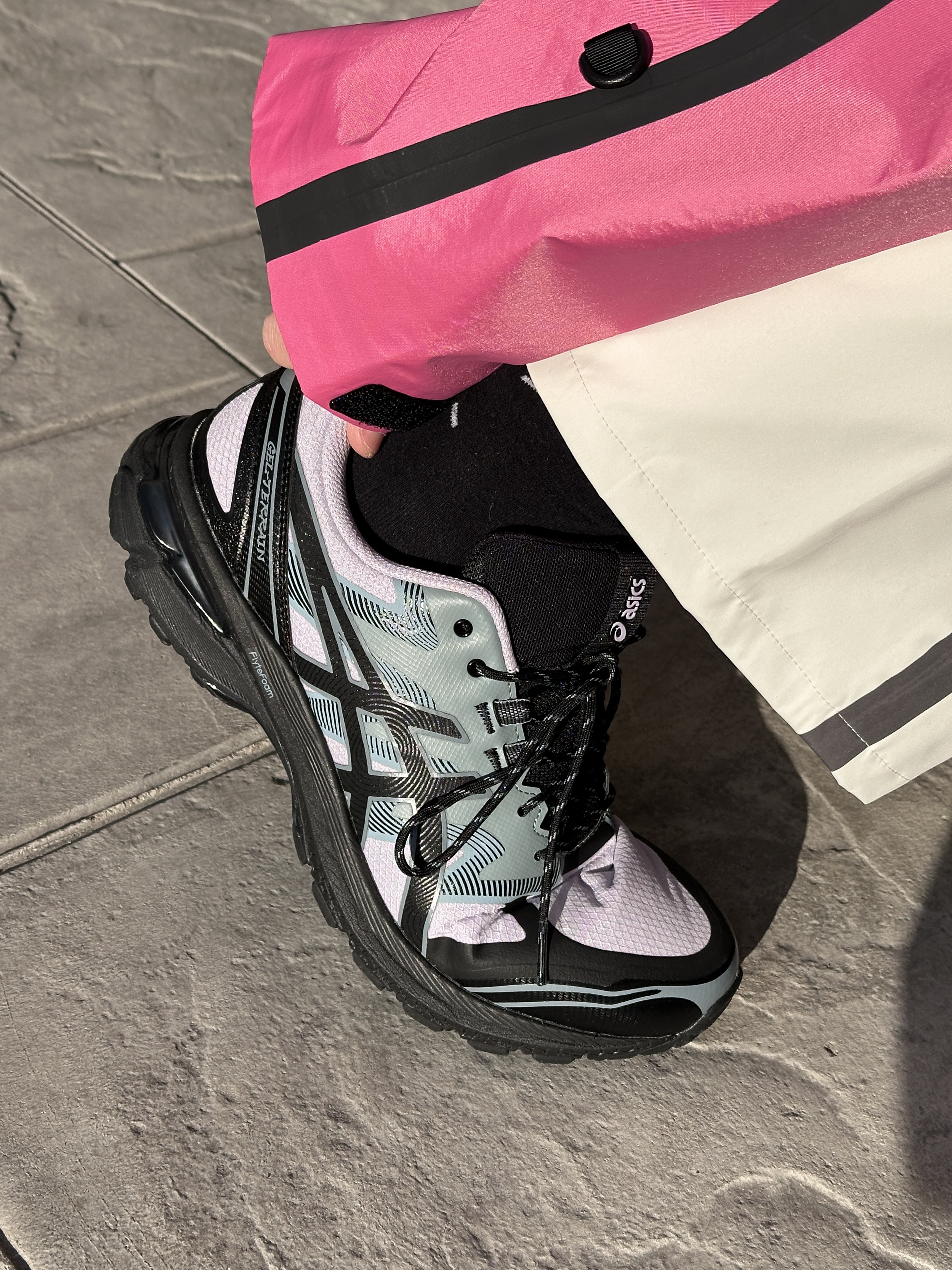 Asics Gel-Terrain Faded Ash Rock Black, Supreme x The North Face Summit Series Outer Tape Seam Jacket Pink - 21SS 착용 스타일 - 1