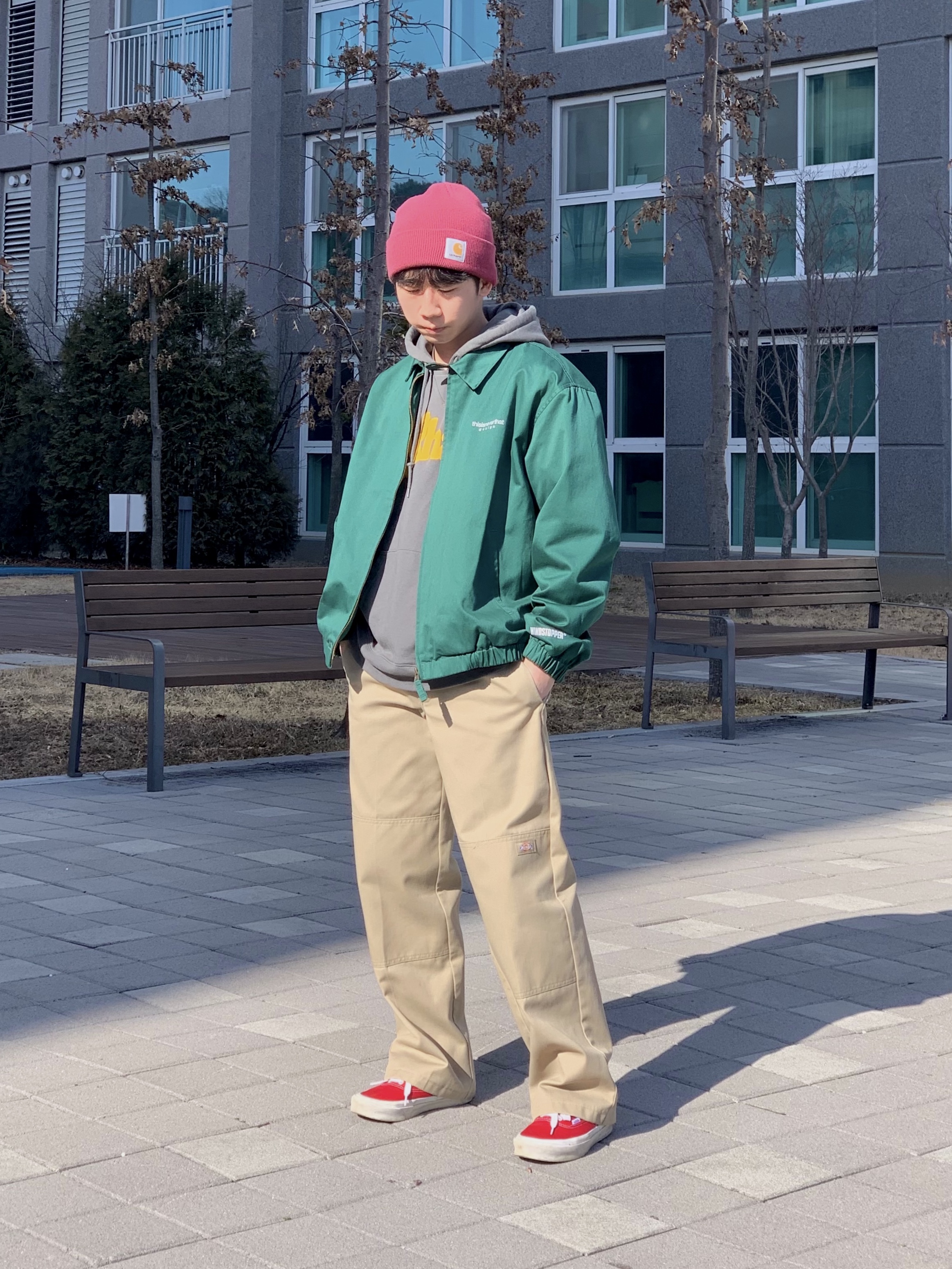 반스 볼트 OG 어센틱 LX 레드 착용 스타일