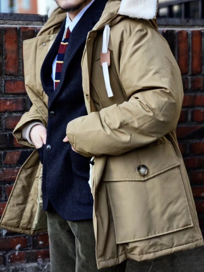 Woolrich New Arctic Parka Brown 착용 스타일 - 1
