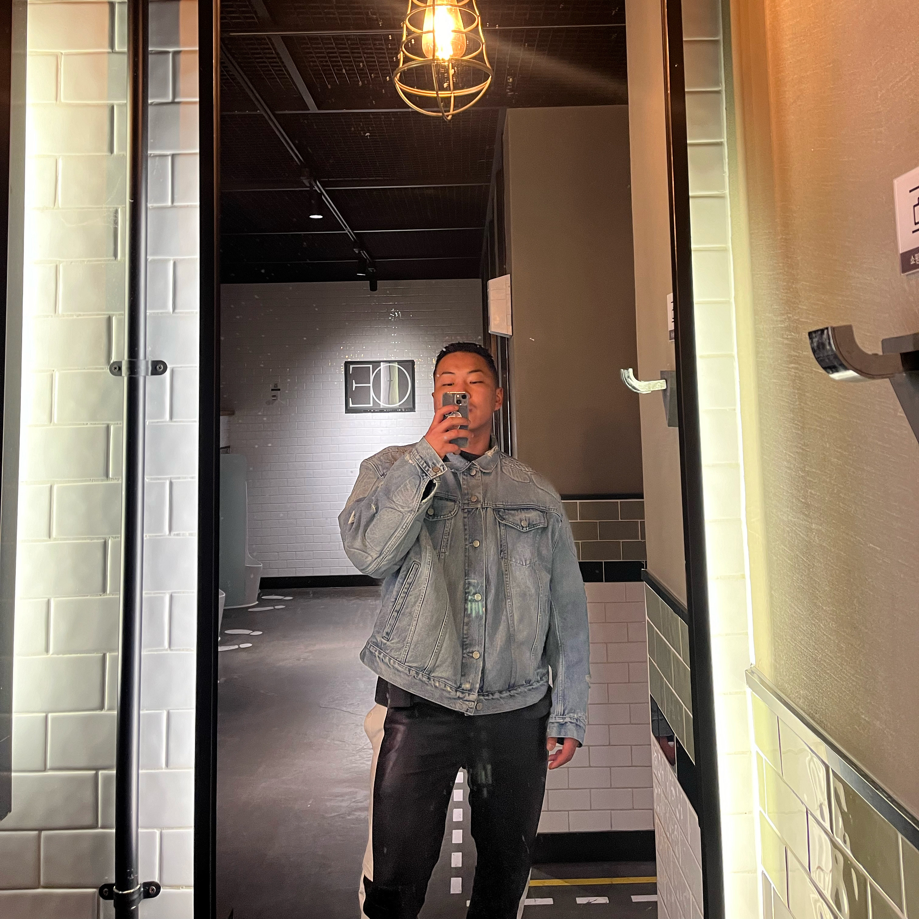 Yeezy Gap Engineered By Balenciaga Padded Denim Jacket Blue 착용 스타일