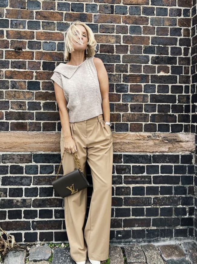 The Garment Women Verbier Drape Vest Linen 착용 스타일 - 1