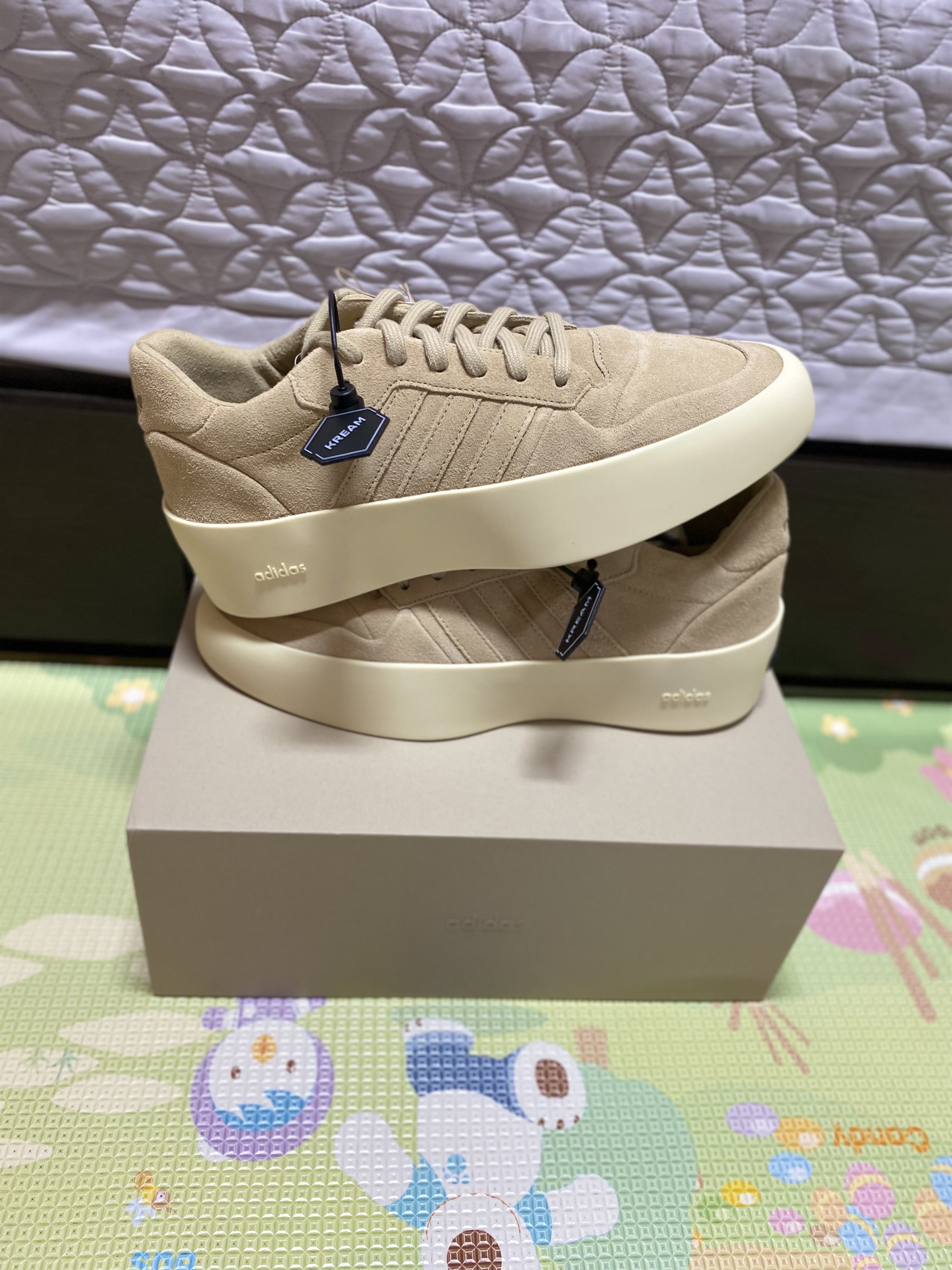 Adidas x Fear of God Athletics 86 Low Clay 착용 스타일 - 3
