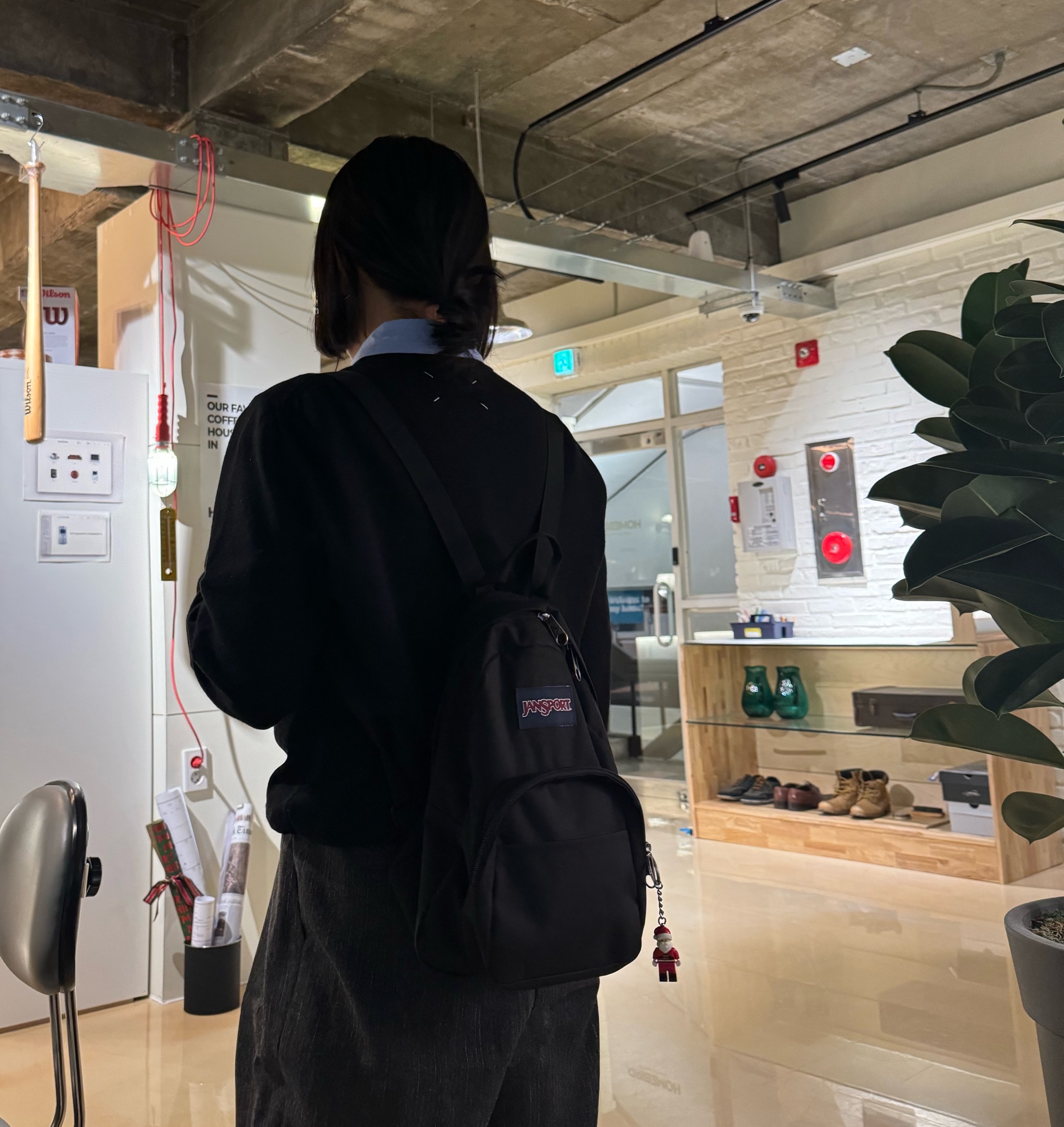 Jansport Half Pint Mini Backpack Black 착용 스타일 - 3