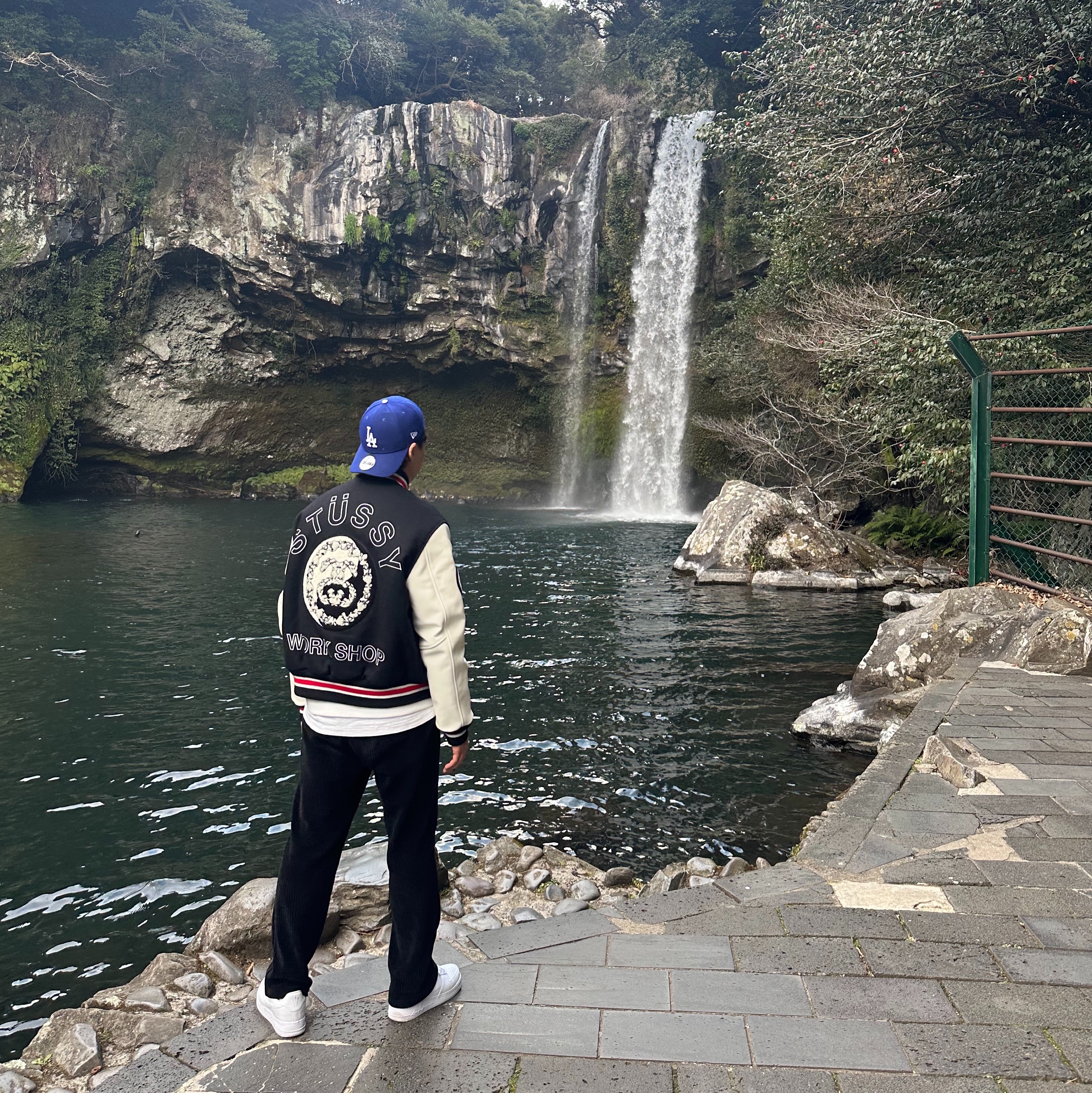 Stussy x Our Legacy x Denim Tears TTL Varsity Jacket Black, Nike x Drake Nocta Air Force 1 Low SP Certified Lover Boy White 착용 스타일 - 2