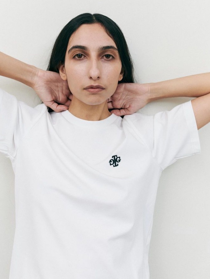 The Garment Women TG Logo Tee White 착용 스타일