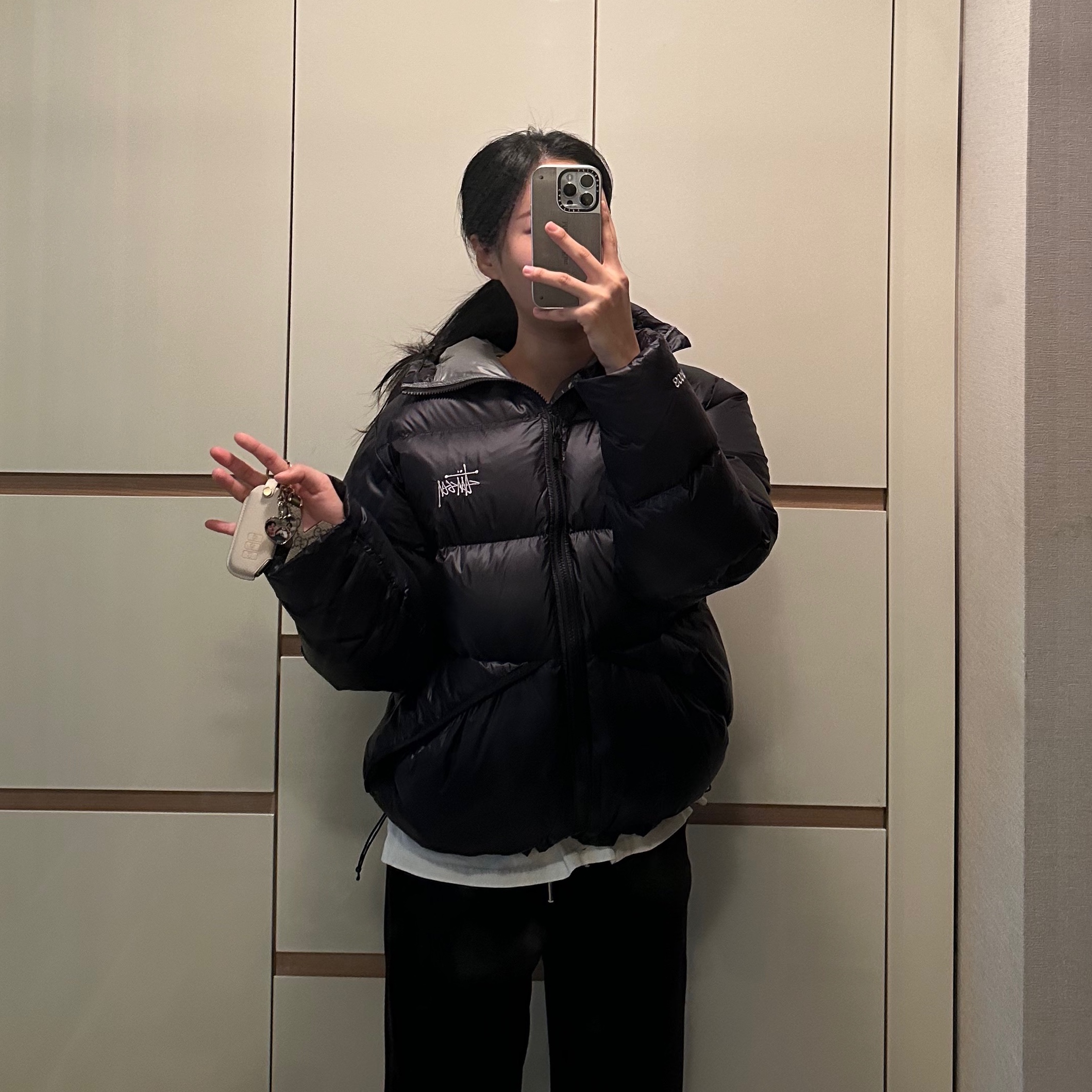 Stussy Down Parka Micro Ripstop Phantom Black, Casetify x Matin Kim iPhone Signature Magsafe Mirror Case Silver 착용 스타일