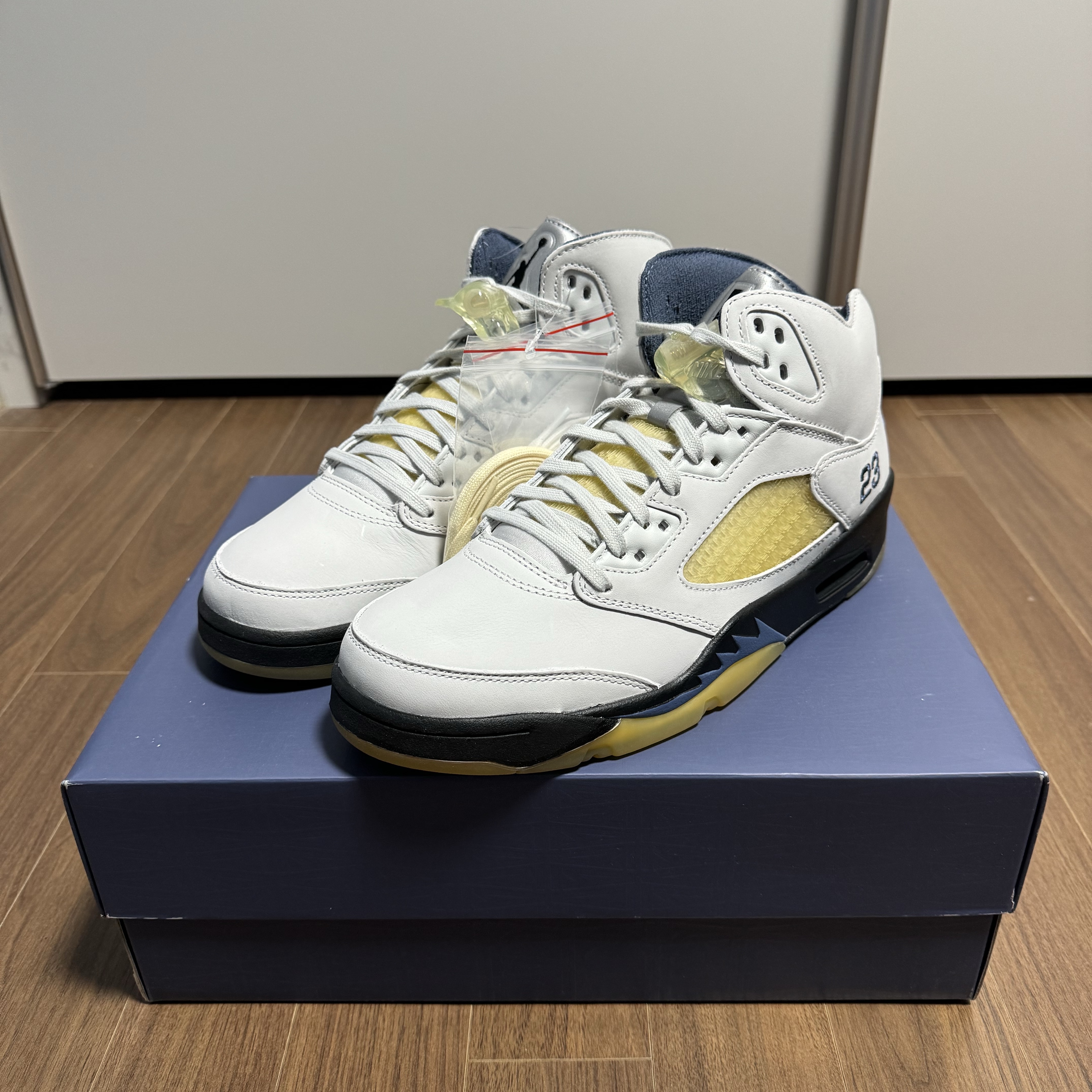 (W) Jordan 5 x A Ma Maniere Retro Dawn 착용 스타일