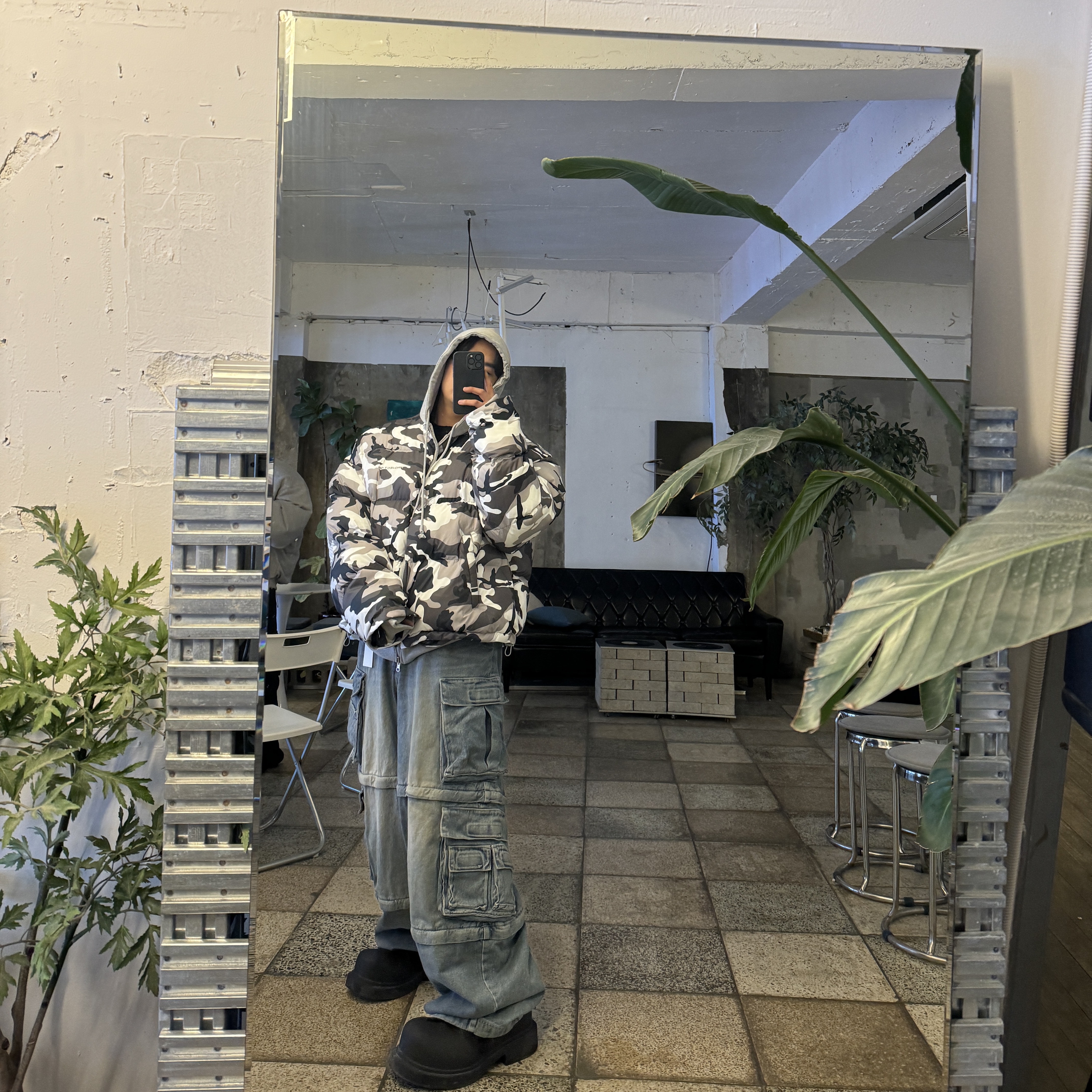 Project G/R Oversized Convertible Cargo Pants Blue, Project G/R Reversible Hooded Puffer Jacket Grey 착용 스타일