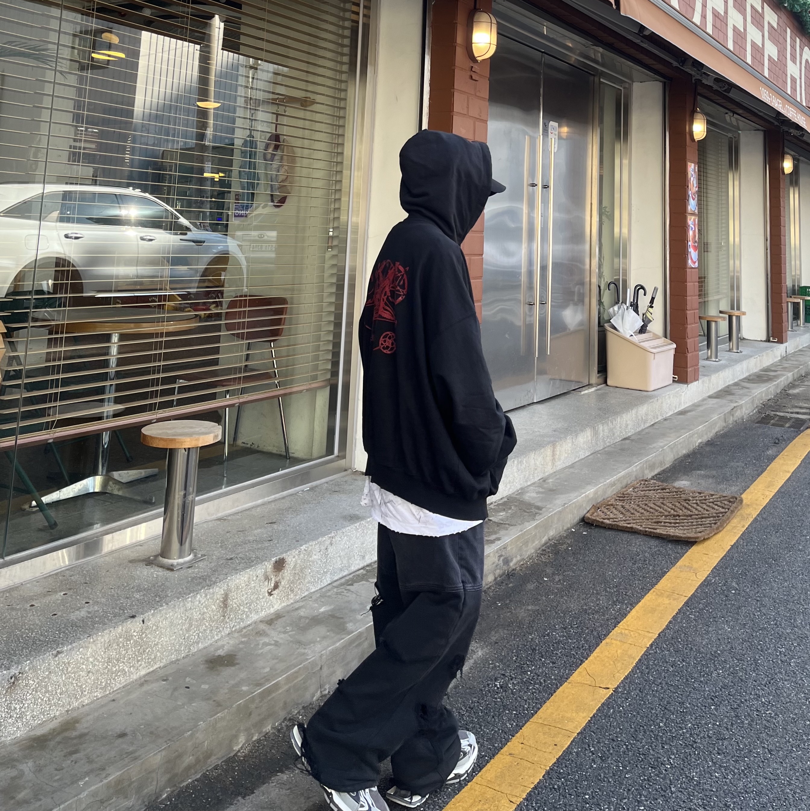 Undermycar x Emostanceclub Deremo Double Logo Oversized Hoodie Toreador - 23FW, Undermycar Dival Real Divided Damage Washed Pants Inkwell - 23FW 착용 스타일 - 2