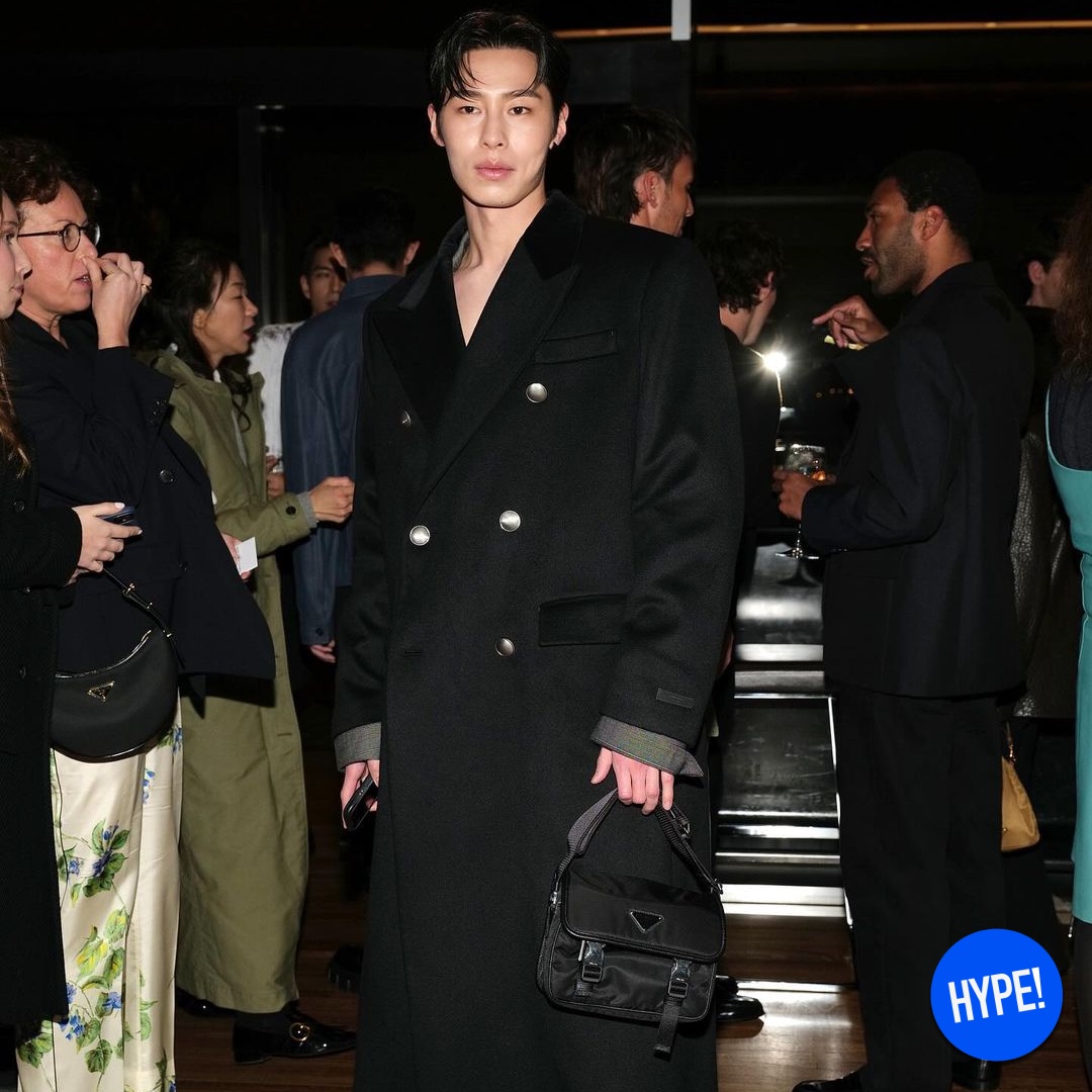 Prada Re-Nylon and Saffiano Leather Shoulder Bag Black, Prada Velvet Denim Blouson Jacket Black 착용 스타일 - 9