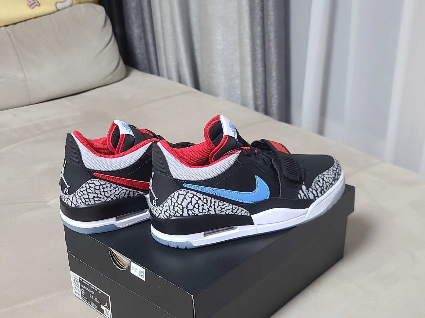 Jordan Legacy 312 Low Chicago Flag 착용 스타일