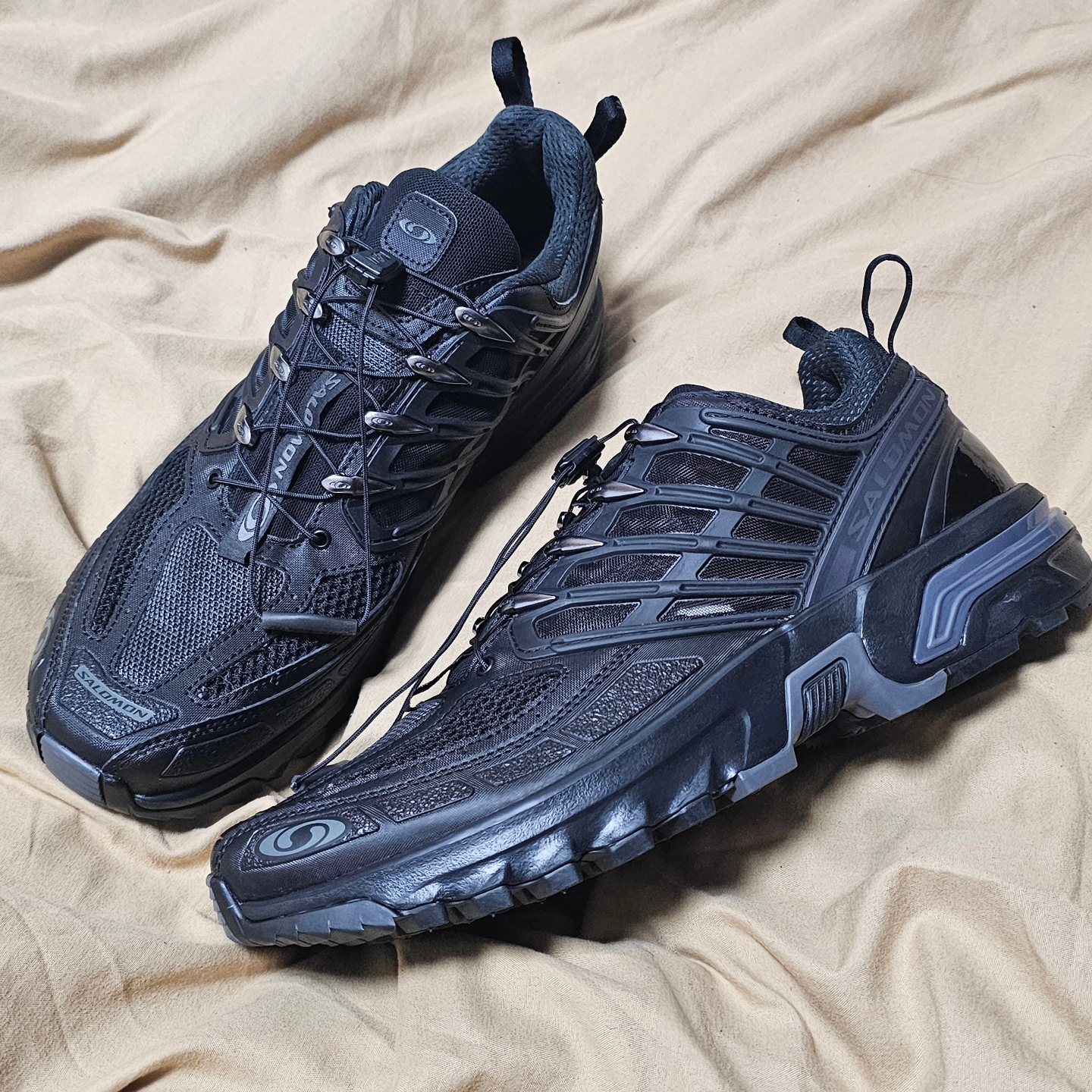 Salomon ACS Pro Black 착용 스타일