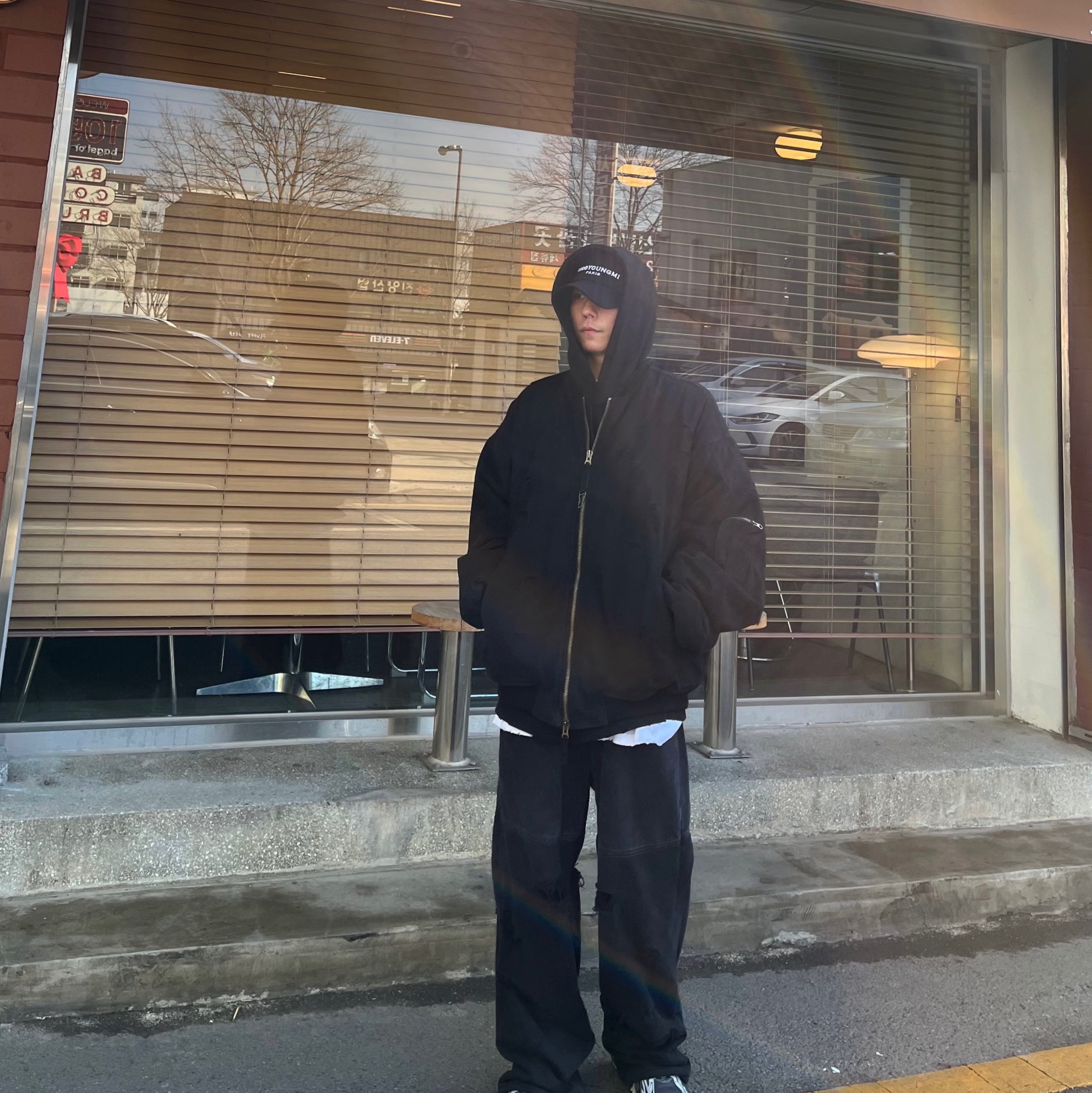 Undermycar x Emostanceclub Deremo Double Logo Oversized Hoodie Toreador - 23FW, Undermycar Dival Real Divided Damage Washed Pants Inkwell - 23FW 착용 스타일 - 3