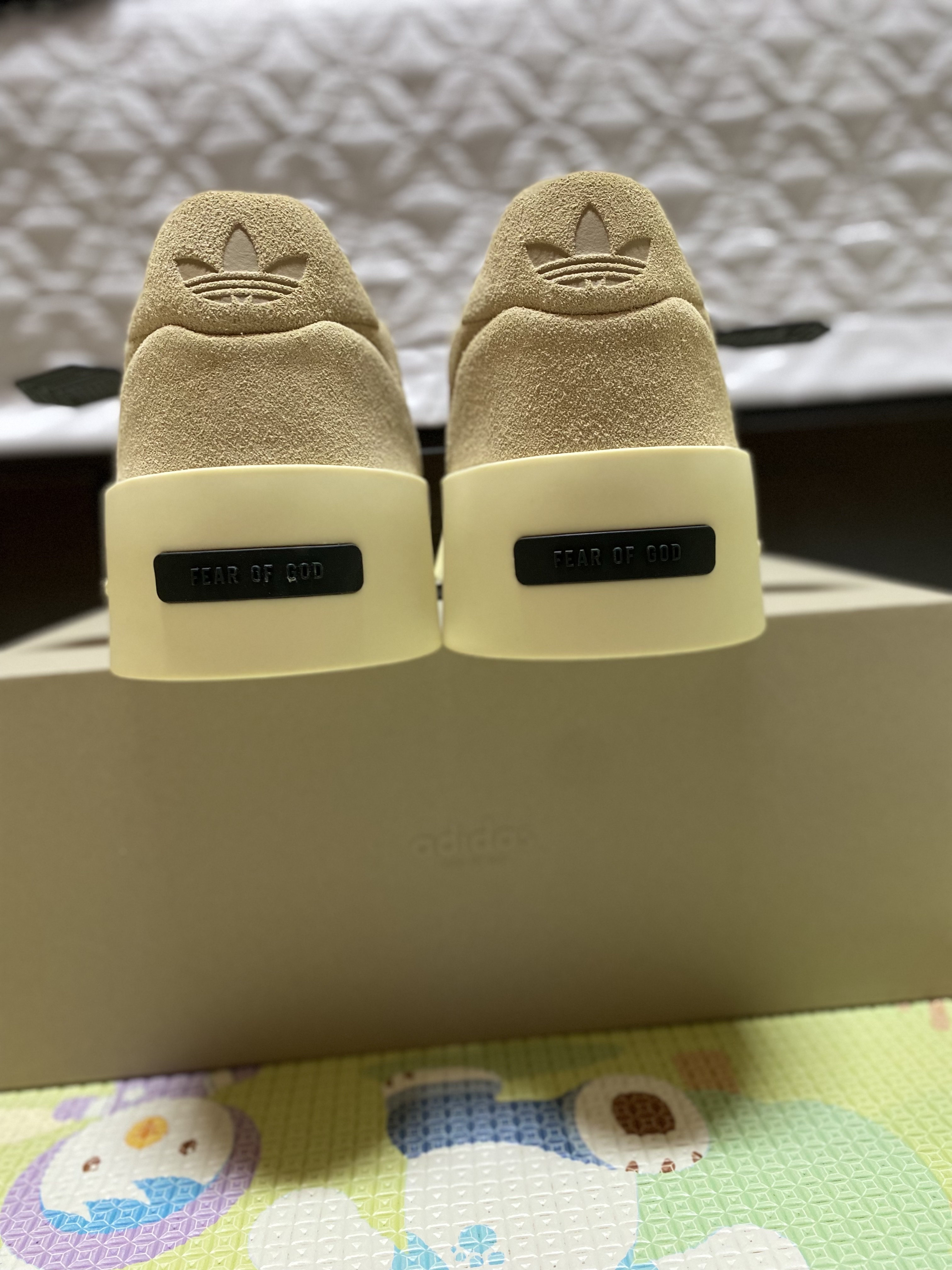 Adidas x Fear of God Athletics 86 Low Clay 착용 스타일 - 4