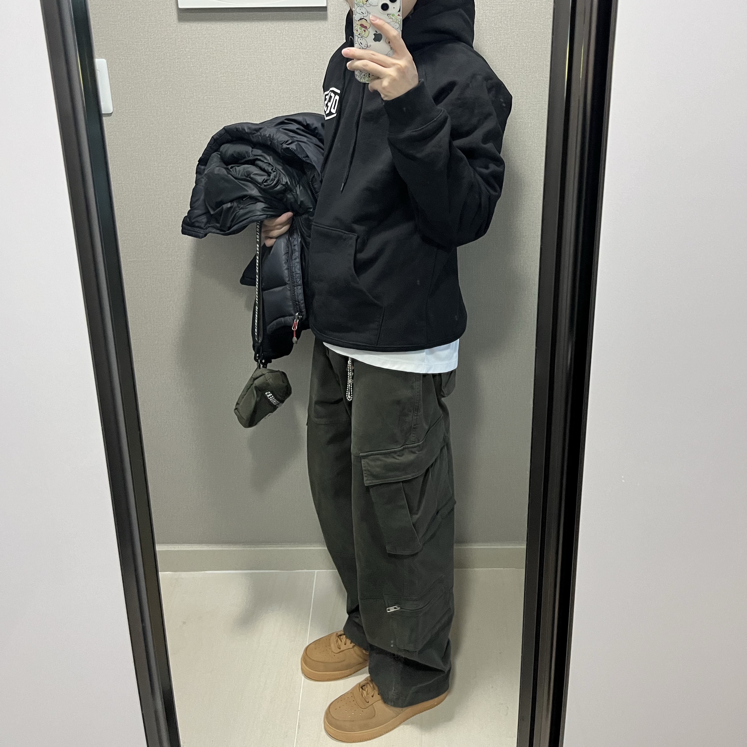 Human Made Sacoche Olive Drab, Deus Ex Machina Seoul Address Hoodie Black 착용 스타일 - 2